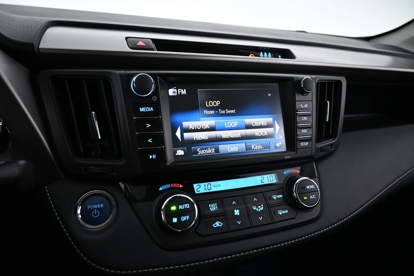 Car Image - 74bFHYtM0r4TXBHWLW6bDr