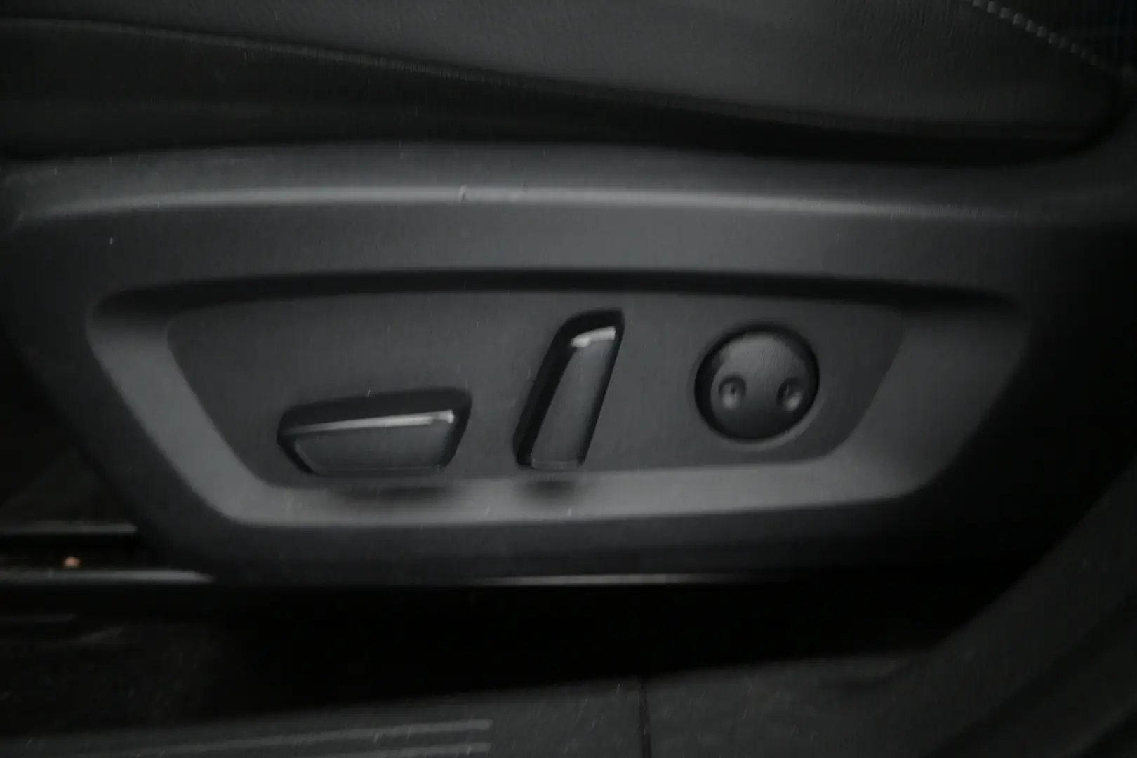 Car Image - 6lwoF4ud9Erh5lqiZNMmNv
