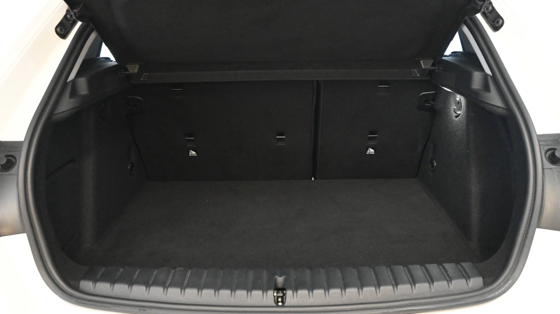 Car Image - 6wRv4wSV5bAEFENpcm5CUv