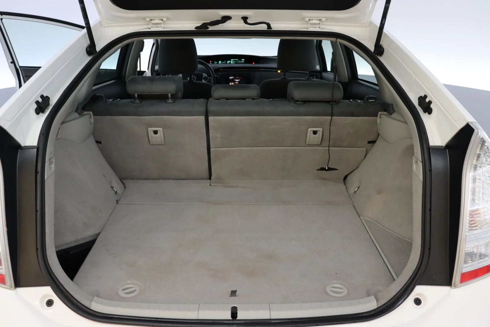 Car Image - 3CqroSploMVXxJLMELLoKU