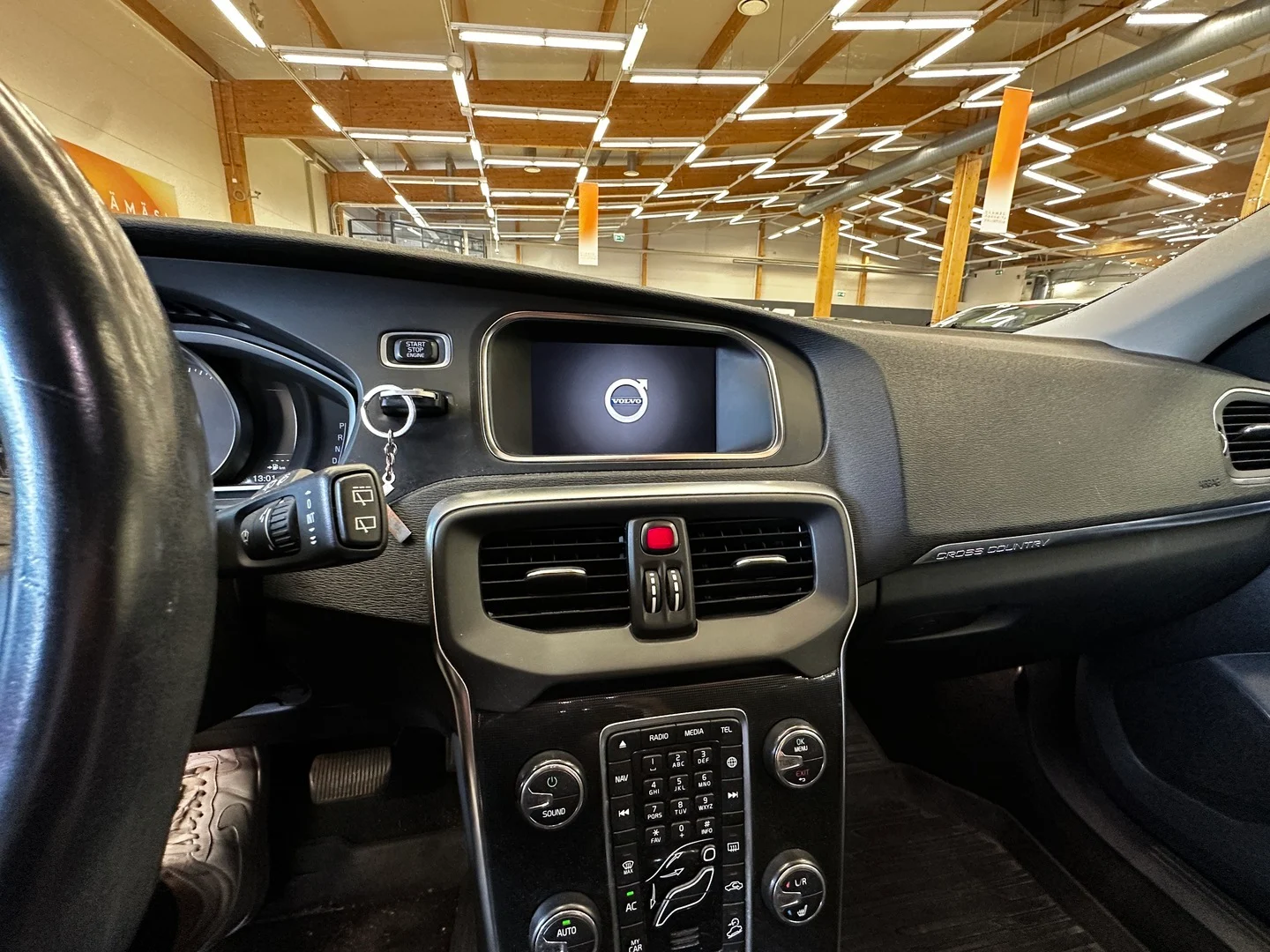Car Image - ILI1TAR0tSTJse90urzea