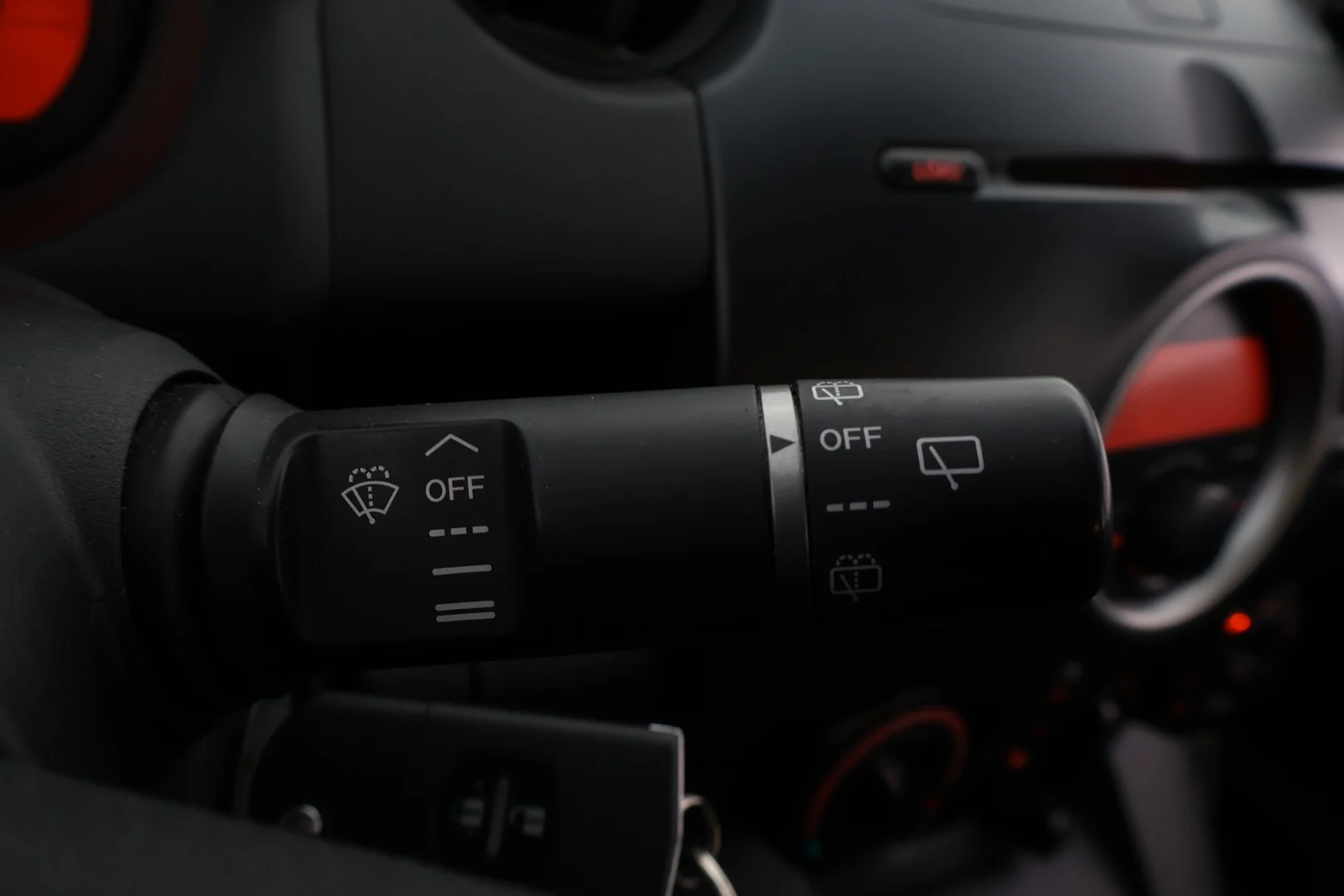 Car Image - 7EVpKj1yZwUN1eYrNr4uKQ