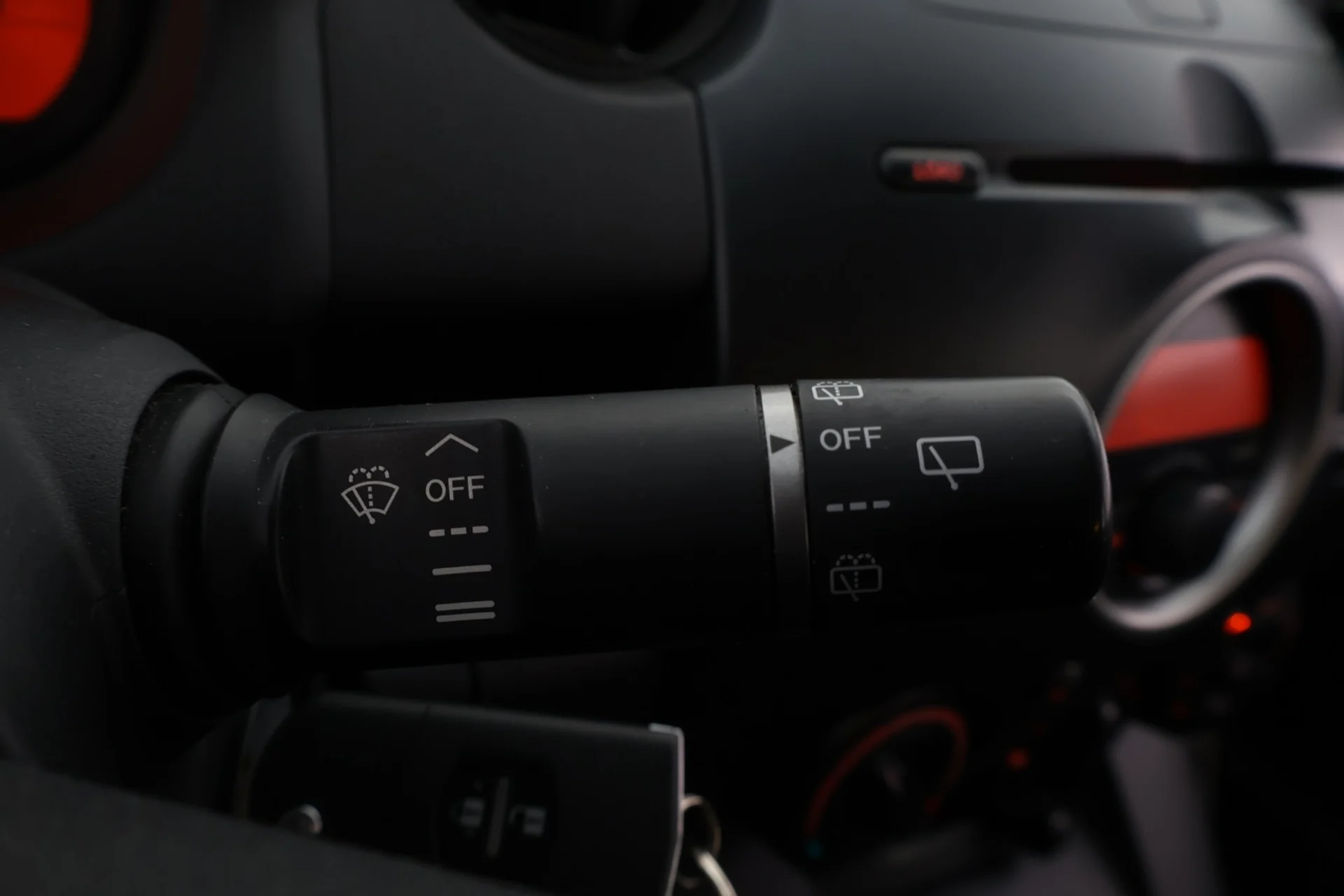 Car Image - 7EVpKj1yZwUN1eYrNr4uKQ