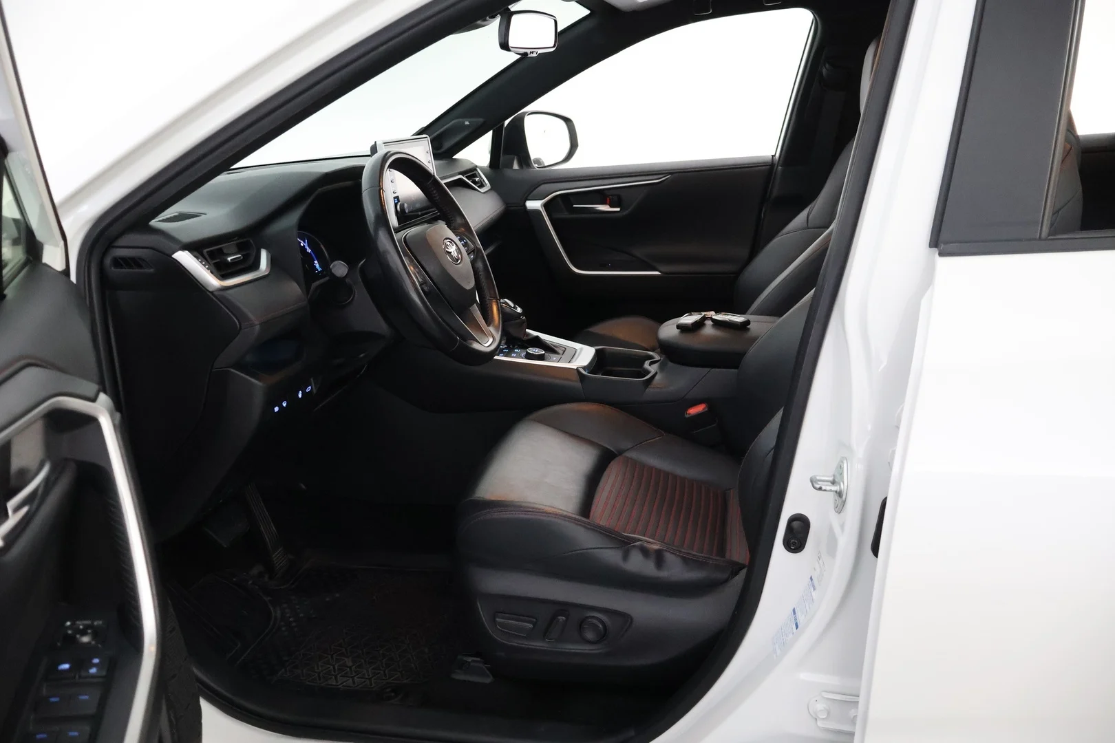 Car Image - 1ozj4ATg4jJf6BDxFAYGkY