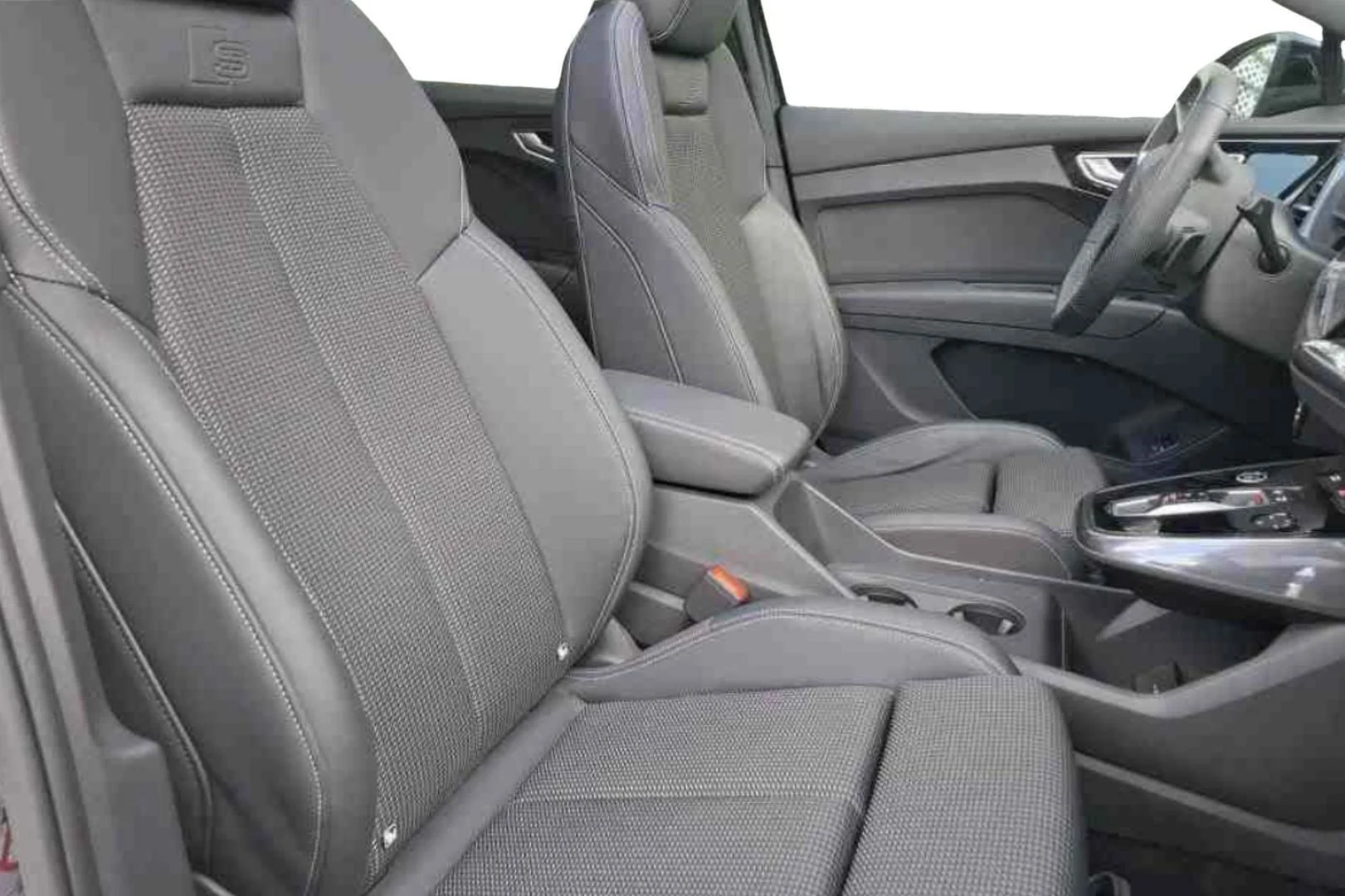 Car Image - 6eRXyIEXZA3I80TwnT7XL6