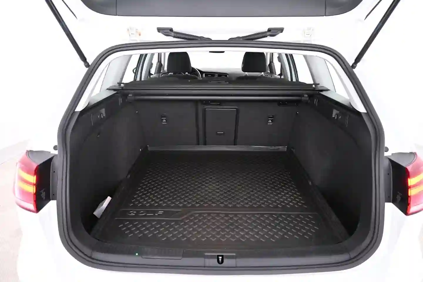 Car Image - 5iYh0U3Akij0GPeJuApsk3
