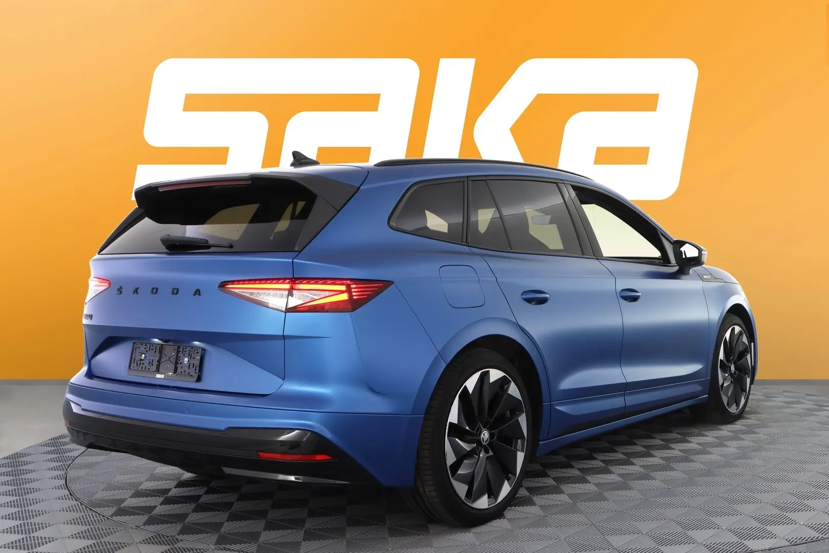 Car Image - 60cB9zzfq0iPbJJnD5TeIa