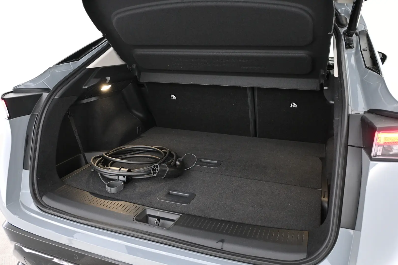 Car Image - 3buv8lZPNJabYHL6roycgK