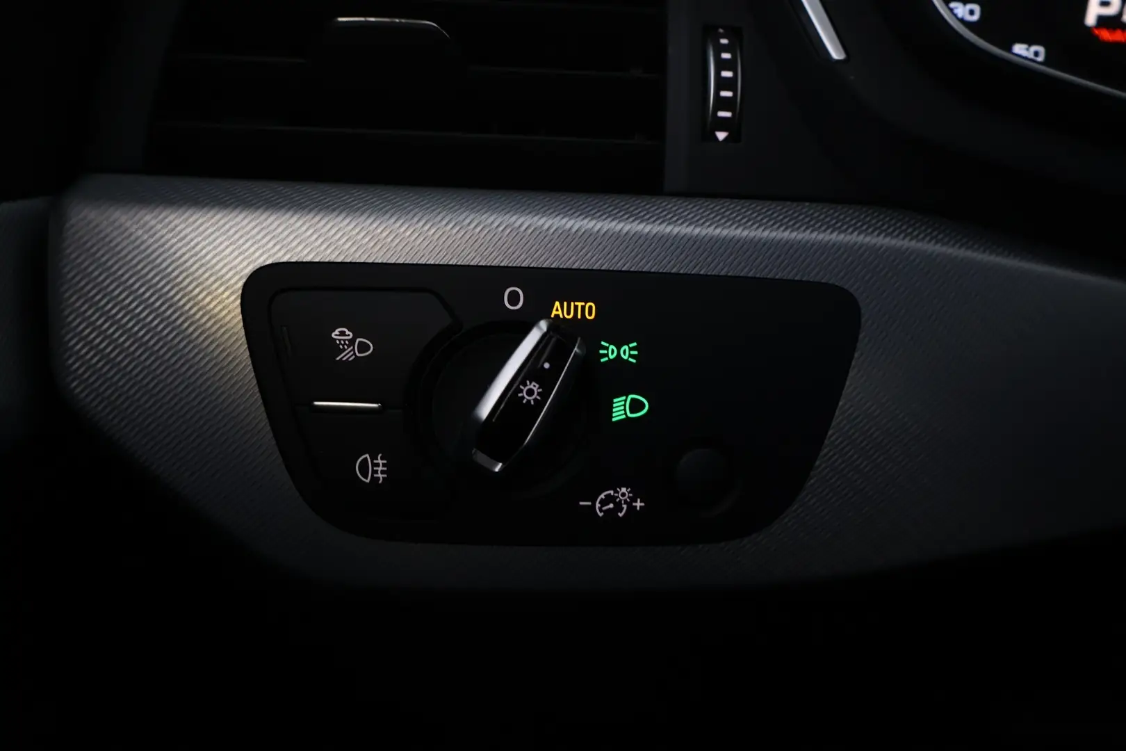 Car Image - 3Gb14petIFK08Fg4BR56h1