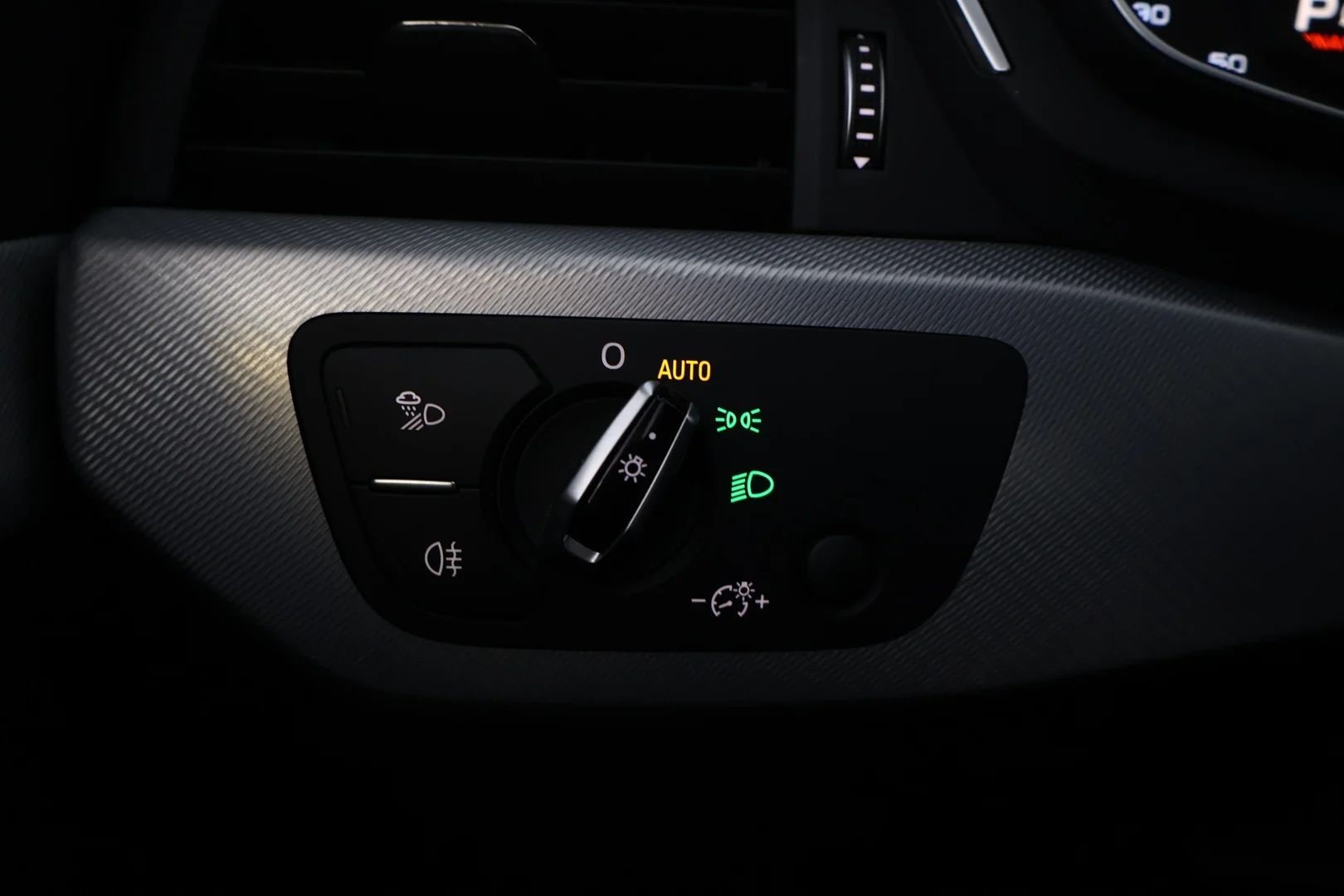 Car Image - 3Gb14petIFK08Fg4BR56h1