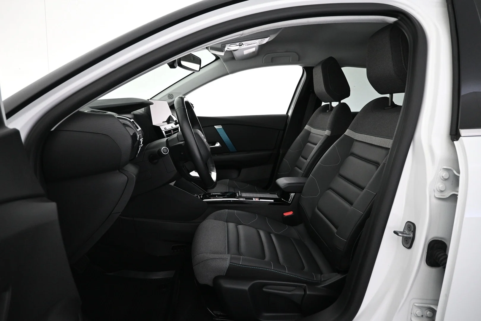 Car Image - 14IBUCQfHLb7pf6Lt3eP2n