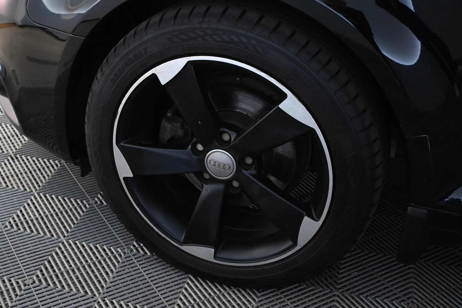 Car Image - 6gBKY0EMHAYQnV1TWoFoSf