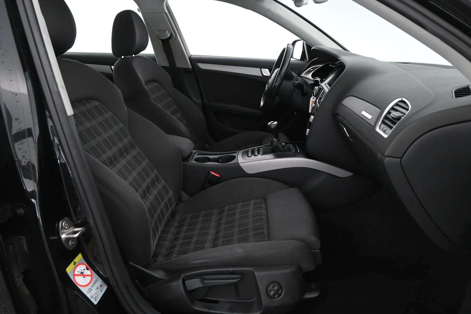 Car Image - 3BwA6jUYNNIx3a0weowvP7