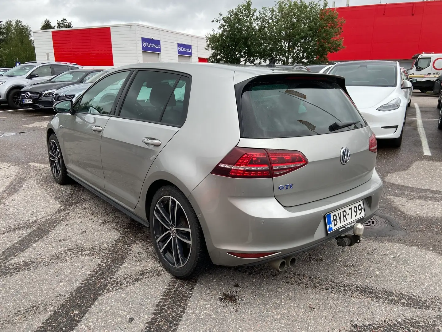Car Image - 1MCi8MLAjJ0wYn1LfsVV1l