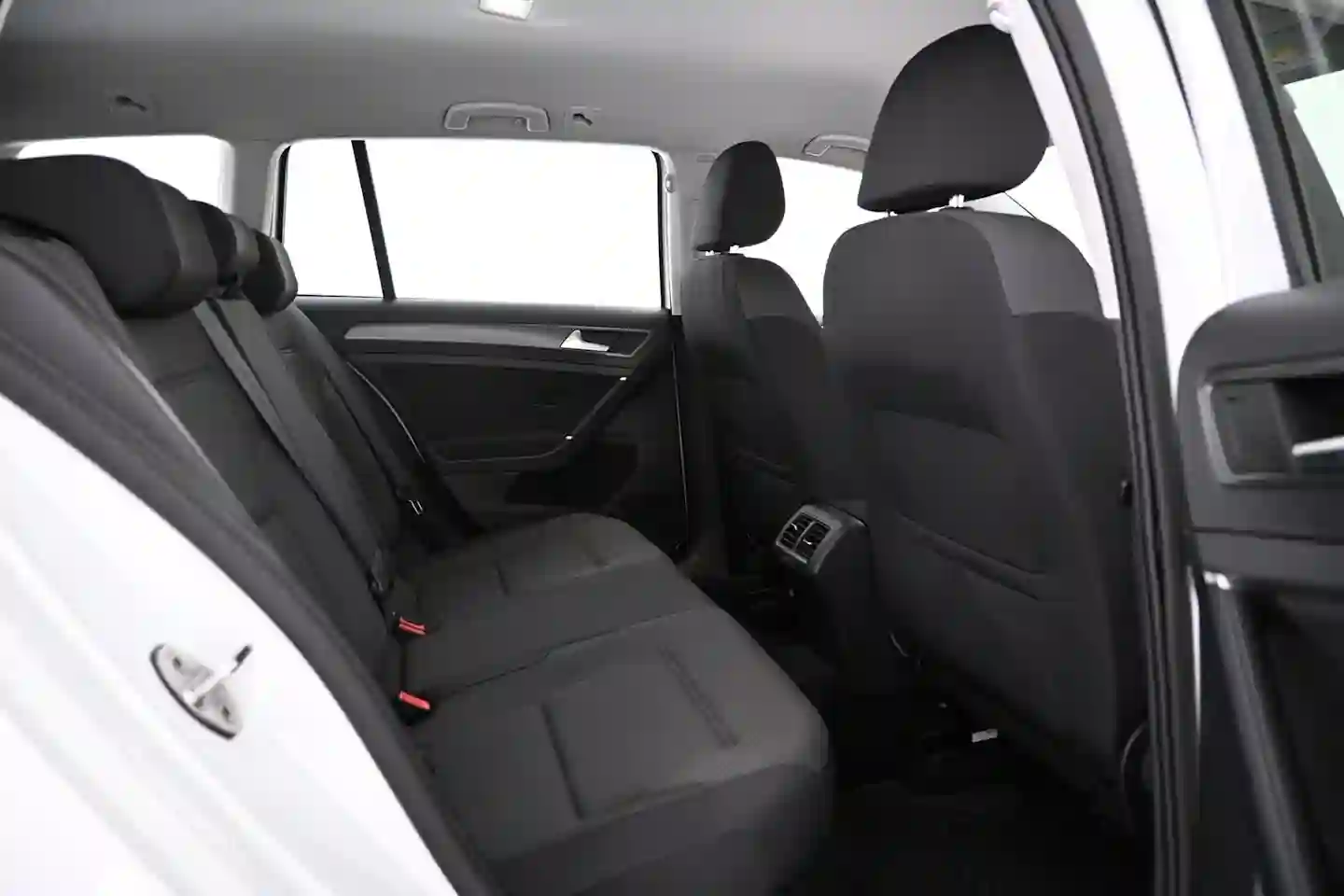 Car Image - 2DR7Ow70Xvn5tIHEfbgVDG
