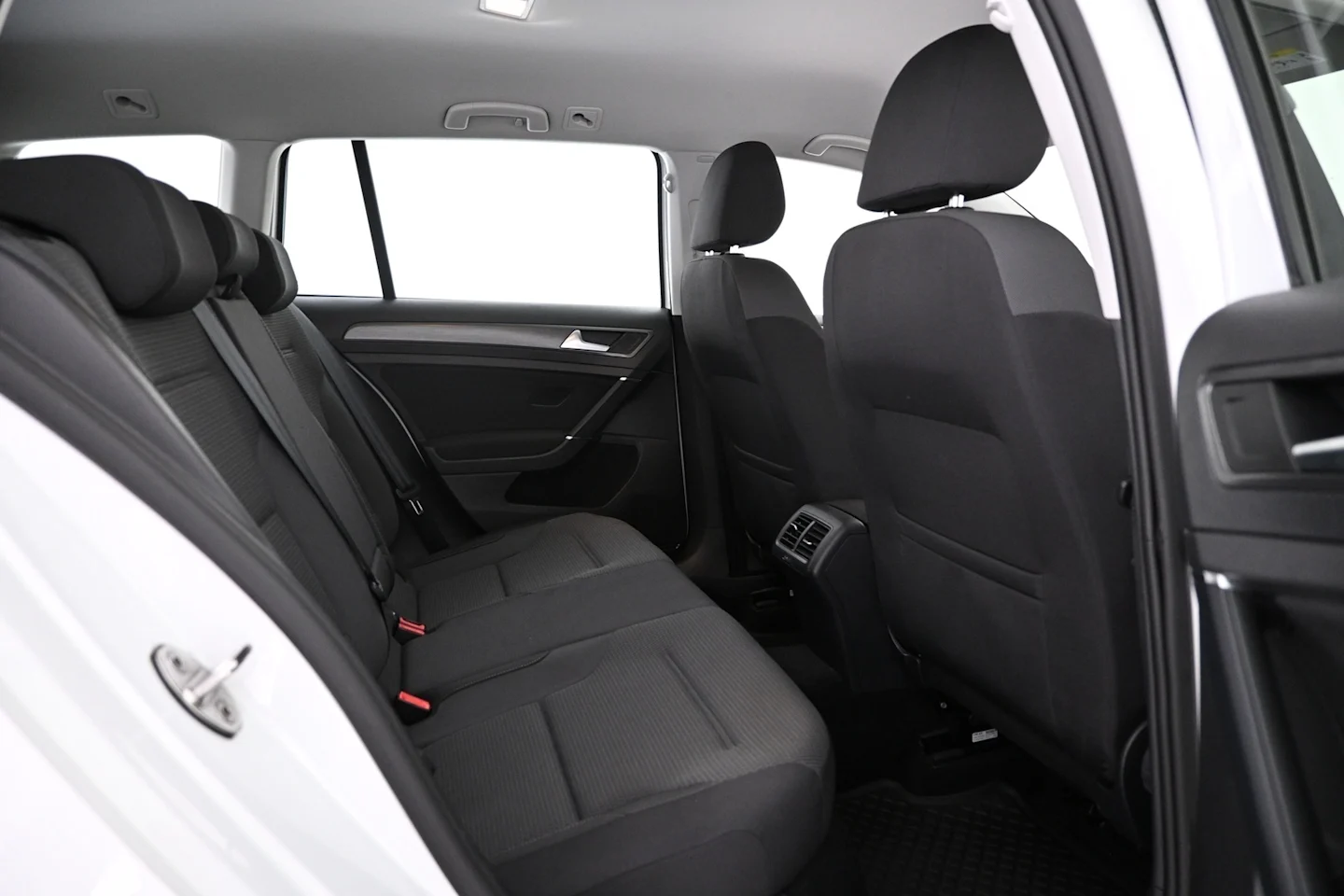 Car Image - 2DR7Ow70Xvn5tIHEfbgVDG