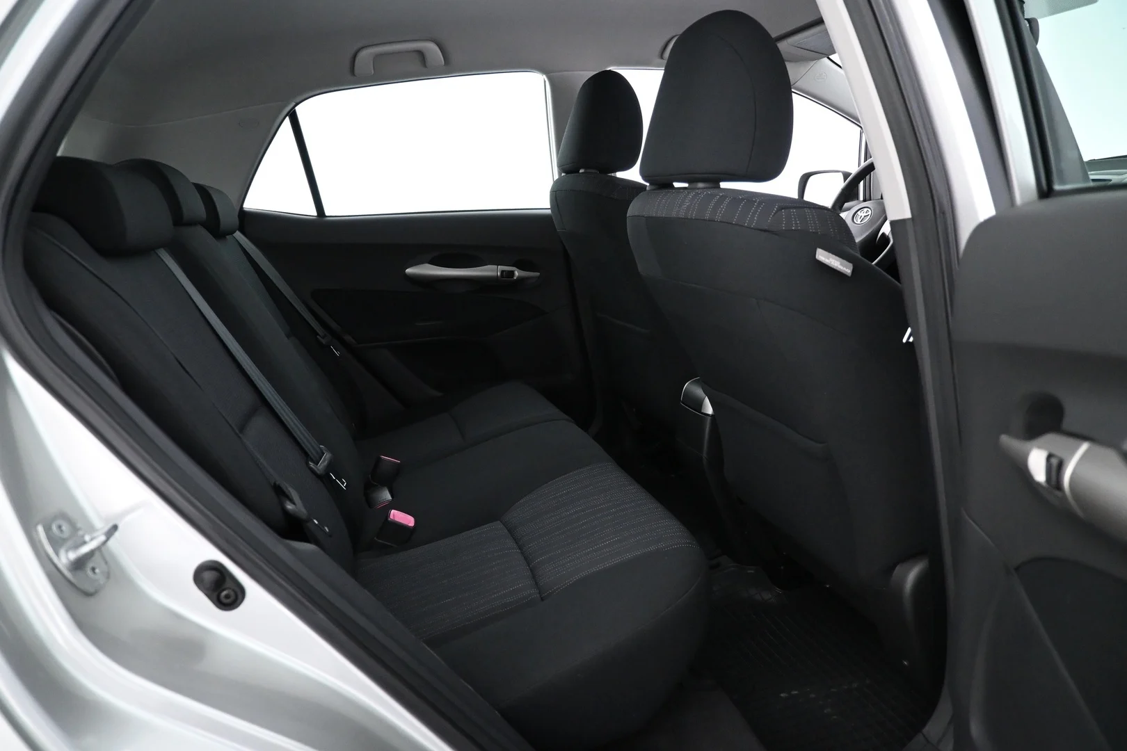 Car Image - 2iZ7bklGFdwb69Oa2PWwR4