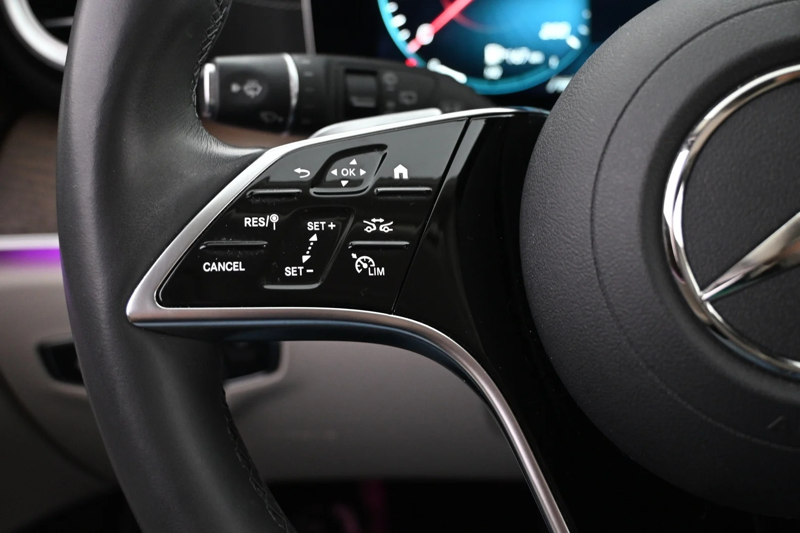 Car Image - nkfubx2hWI83IzQ4HHEzR
