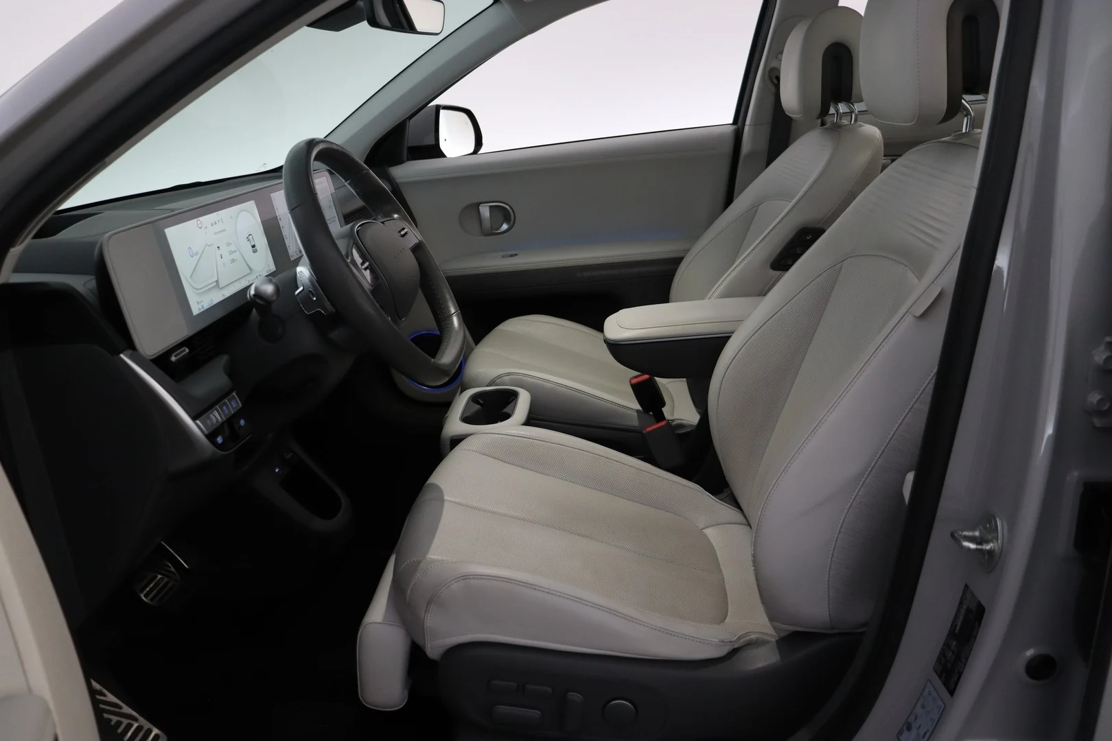 Car Image - 5leXTOqvLWkkbVH1WR5J9e