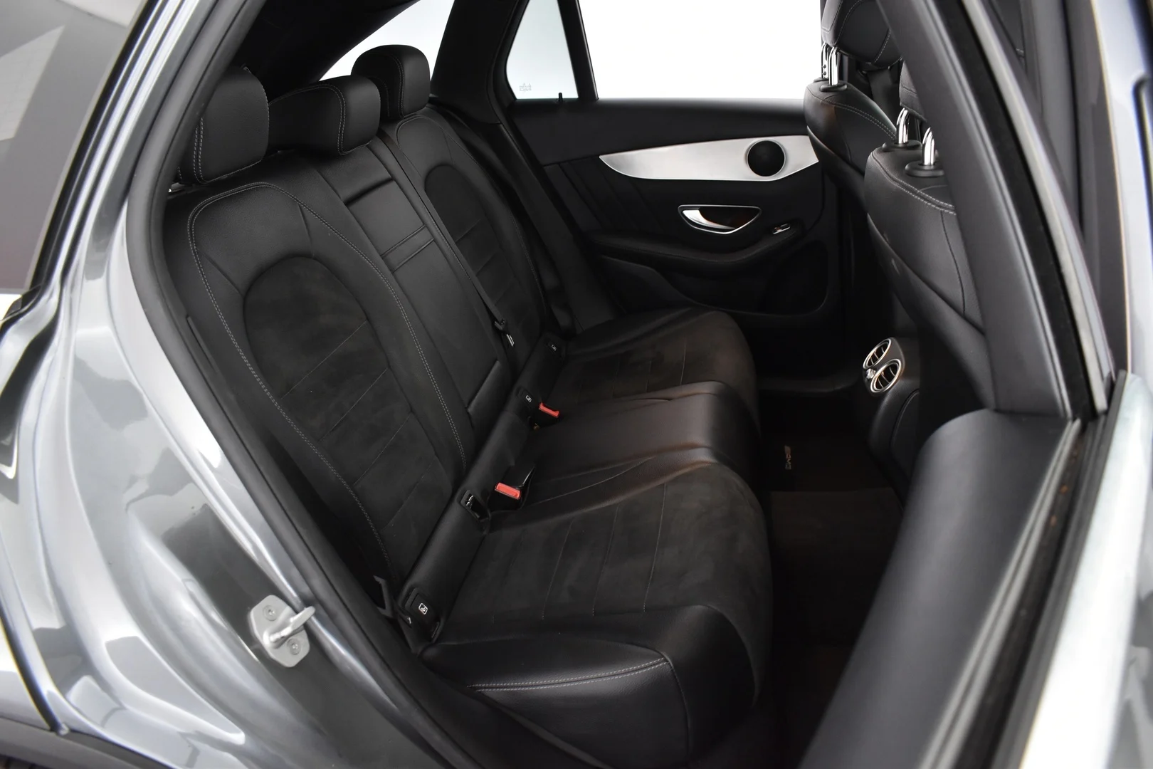 Car Image - 2r9E6lYTsSX7GMuj1N0Zjl