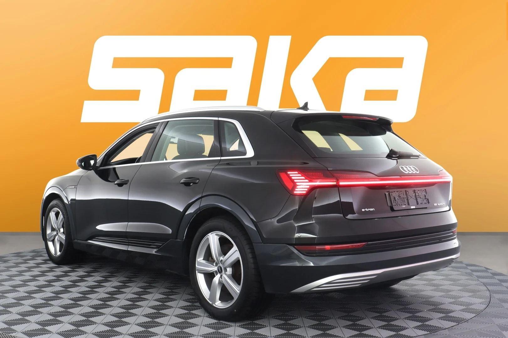 Car Image - 6Y49SiNa64hyRxZlMJsM6W