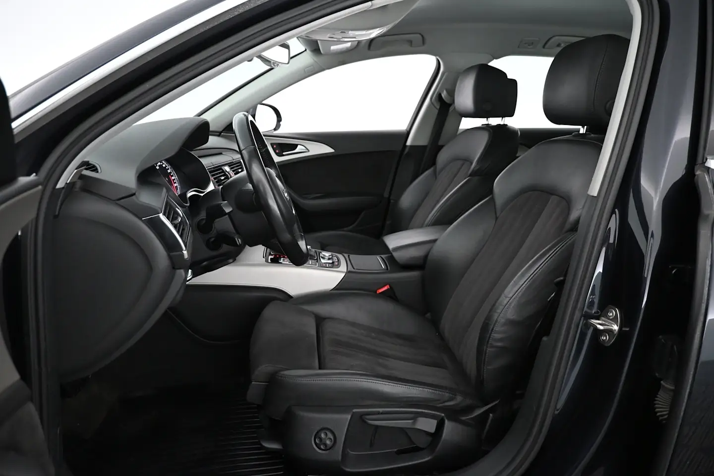 Car Image - 6iL0KETZZPbai0Wgnax1vC