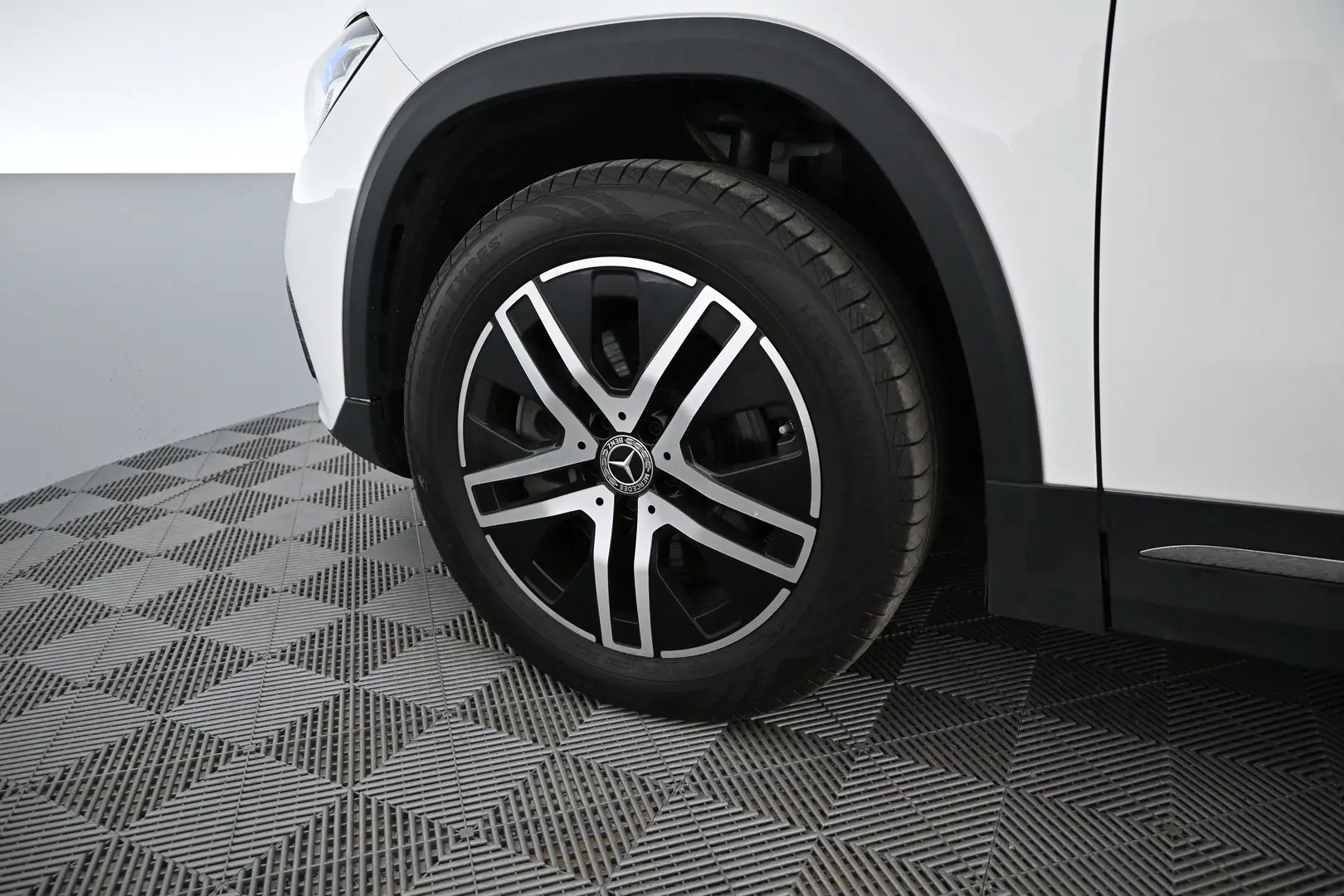 Car Image - 30gPjhBa4MxeWAivRdTW1z