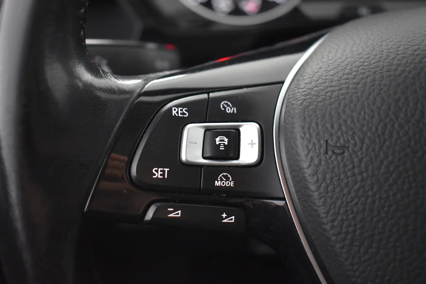 Car Image - 2YJWTf0rpwVoiyKmxI0NEu
