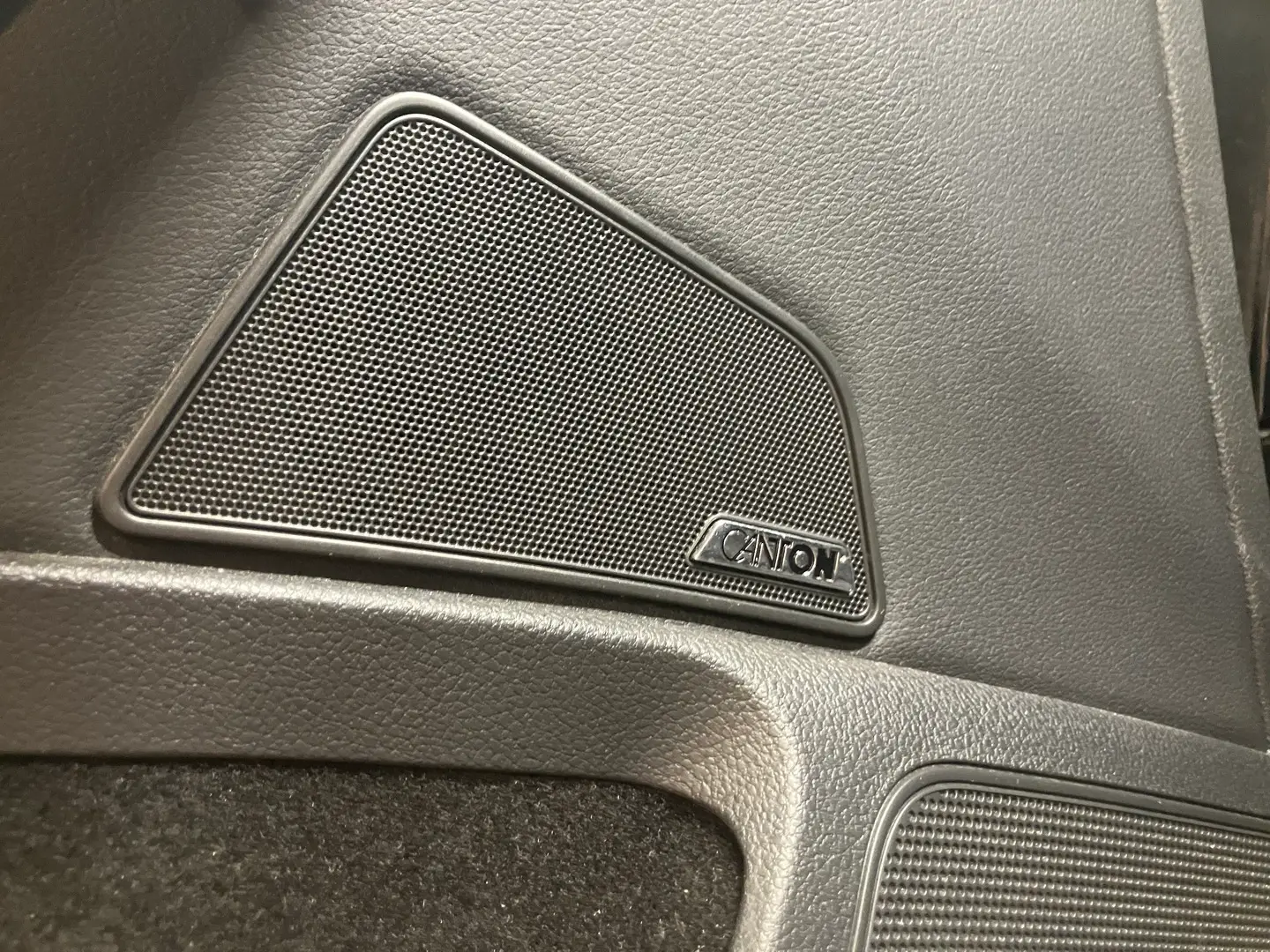Car Image - 7Gx5Y3WQkpWB7JmkHUjuTN