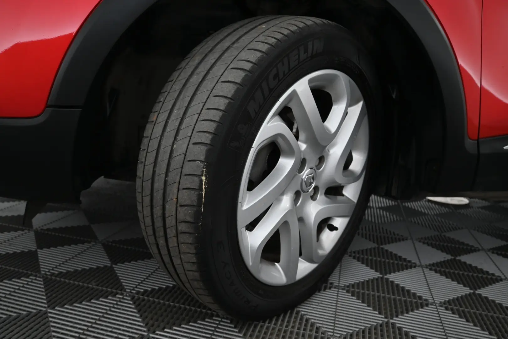 Car Image - 5H1tiHU1g5YlPIo3KC4UJB