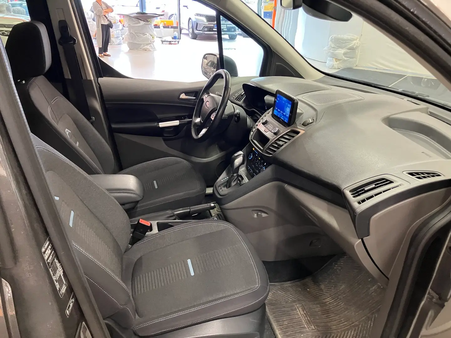 Car Image - 2E3n6sXqiBXlHFiGBiRdoO