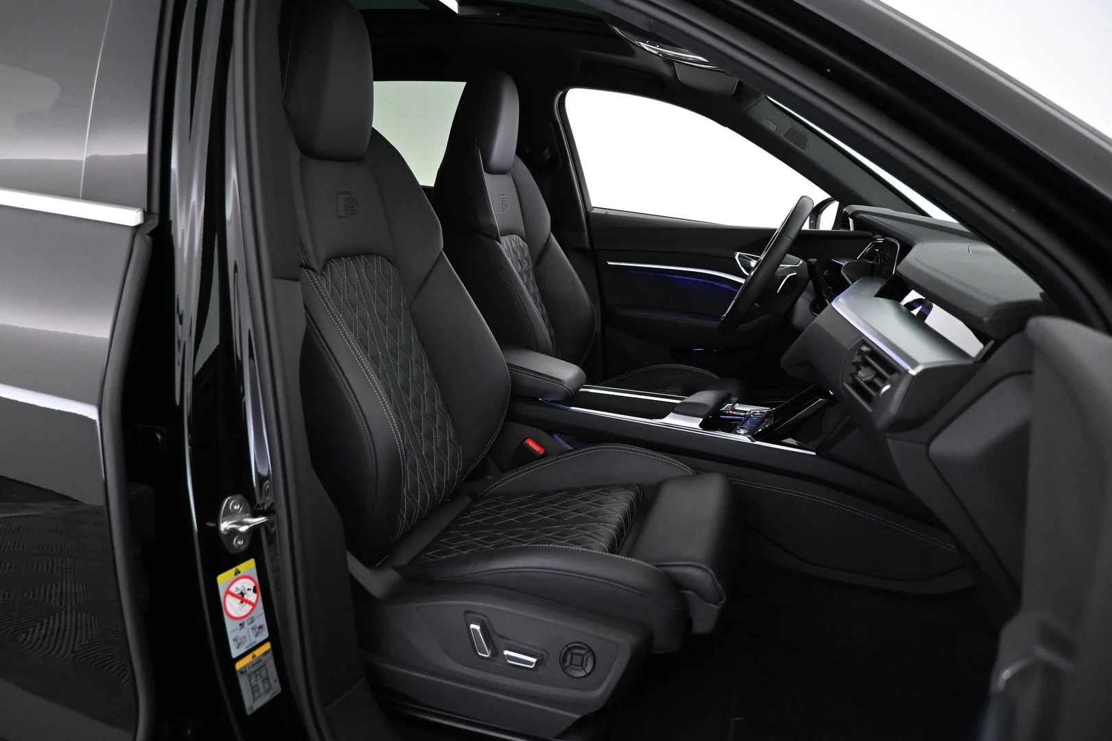 Car Image - 3ATFnOtphHK3EHwFLxHndg