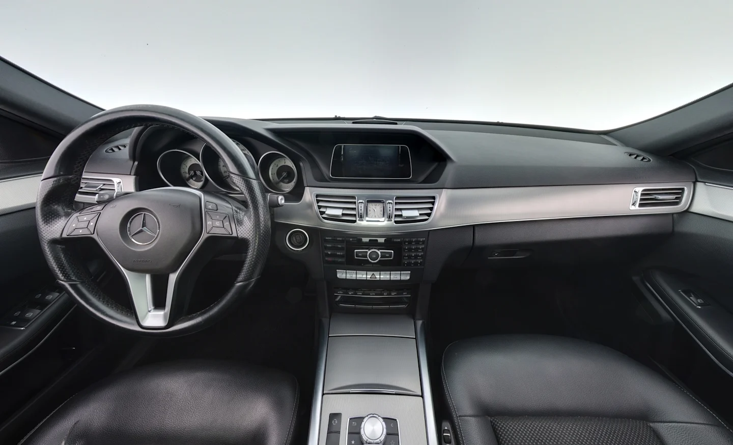Car Image - 7EVBmiAbRKmq3o8mhpK9hx