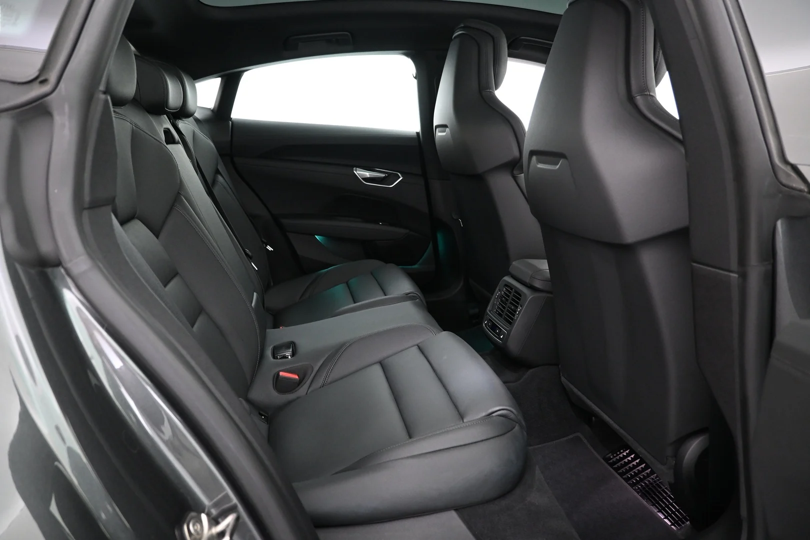 Car Image - 2Z1cQnCnTOl1jcjlDo9D9i