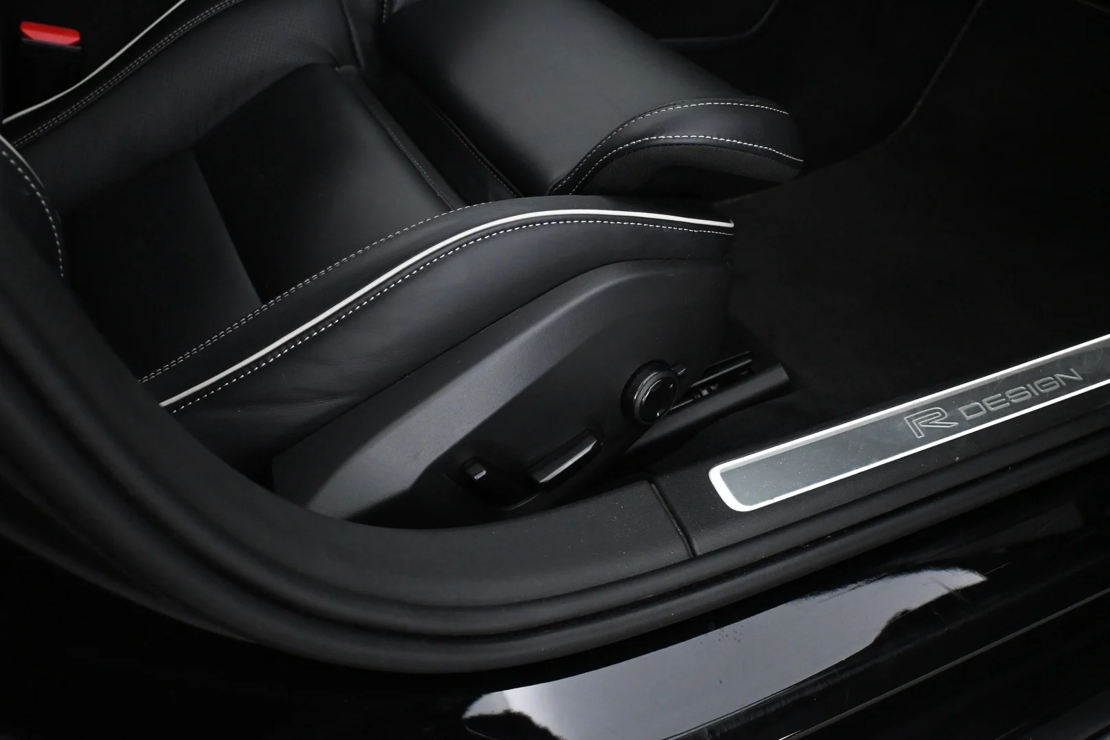 Car Image - STT4Vpdr0O9d0rA4ruG4g