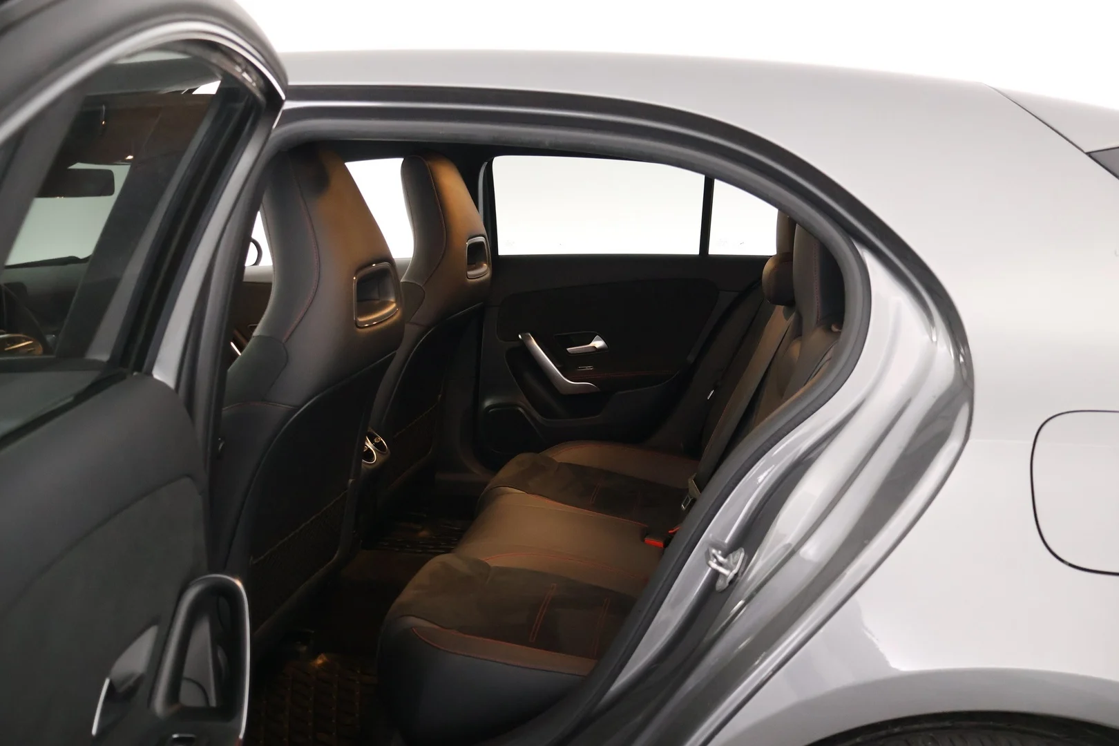 Car Image - 61SkymPmBvwSH0E4nBixhU