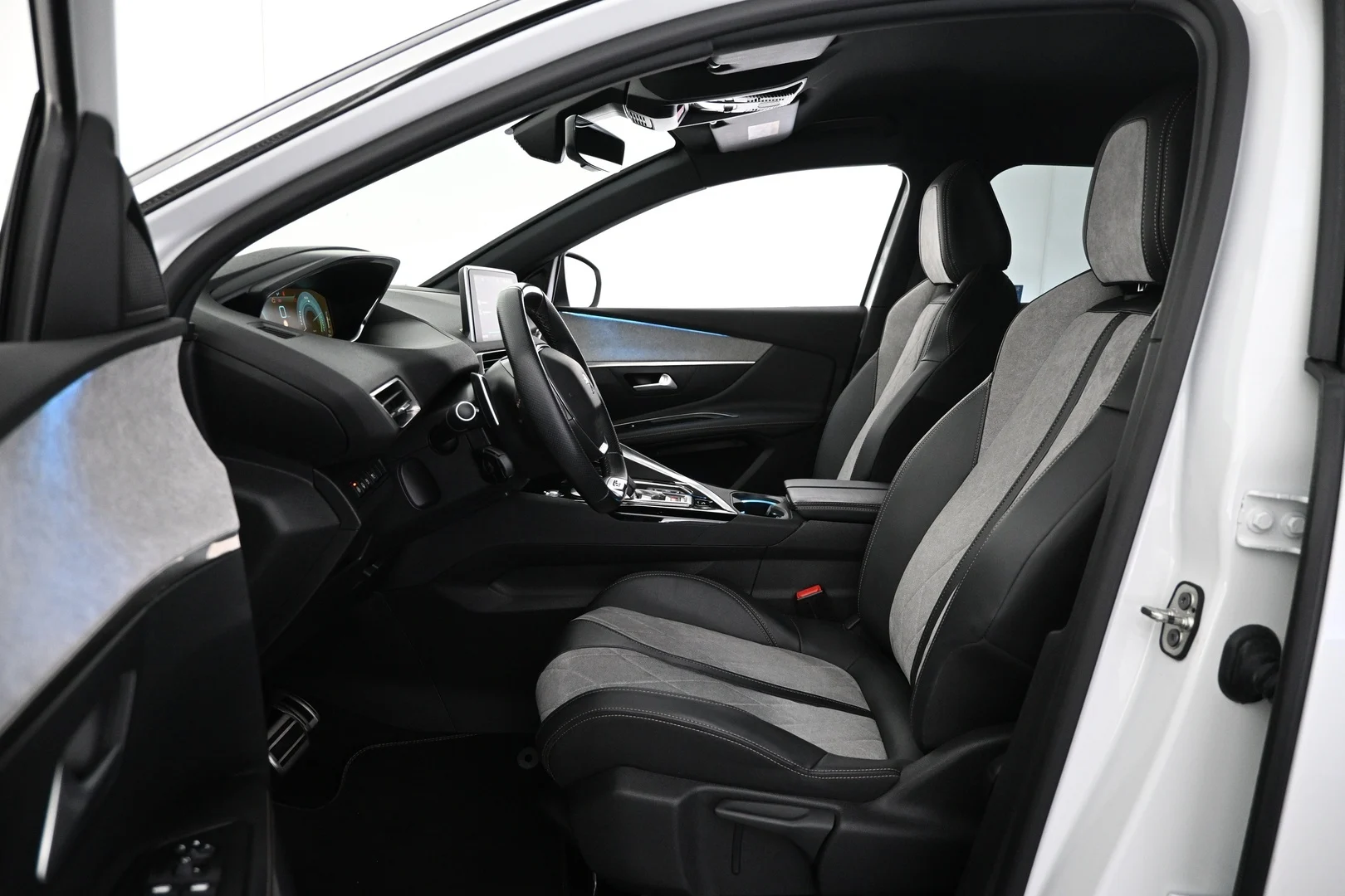 Car Image - dyssOblpRyUslOQV2n7rM