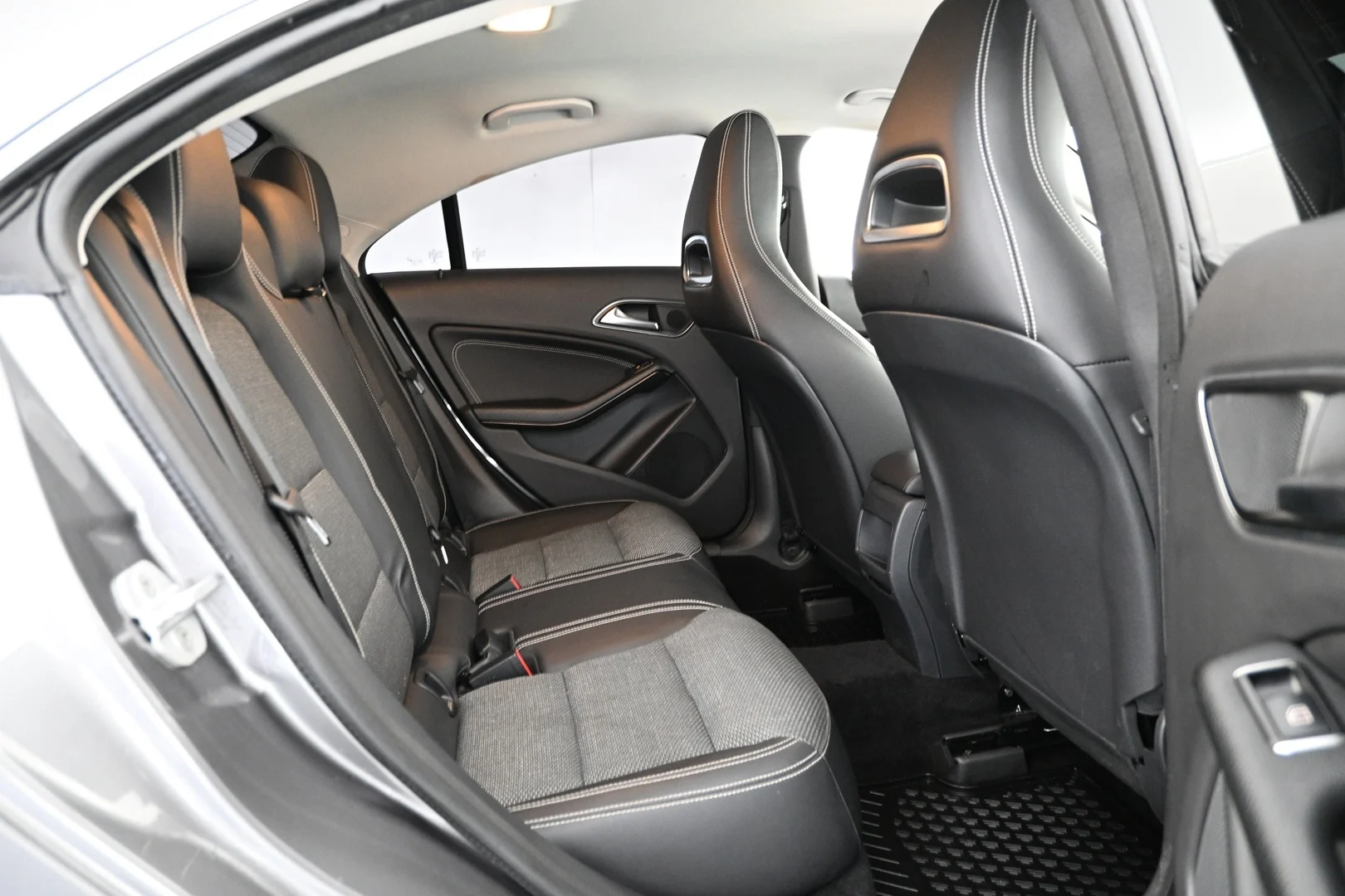 Car Image - 7ymMi03SbAgx9xkMzeZXl3