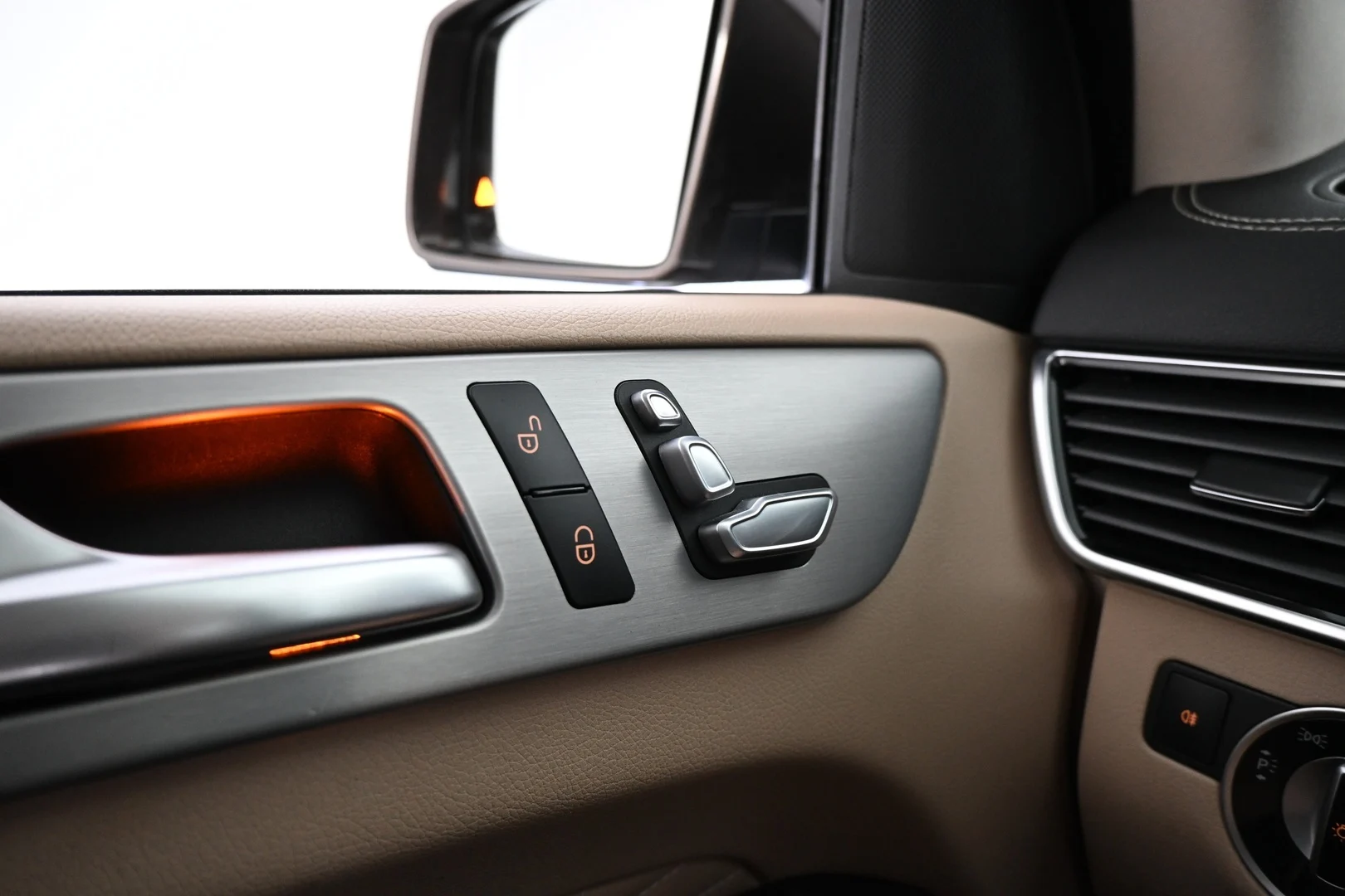 Car Image - 6g5LfIDMN7NPaR5LKMLa27