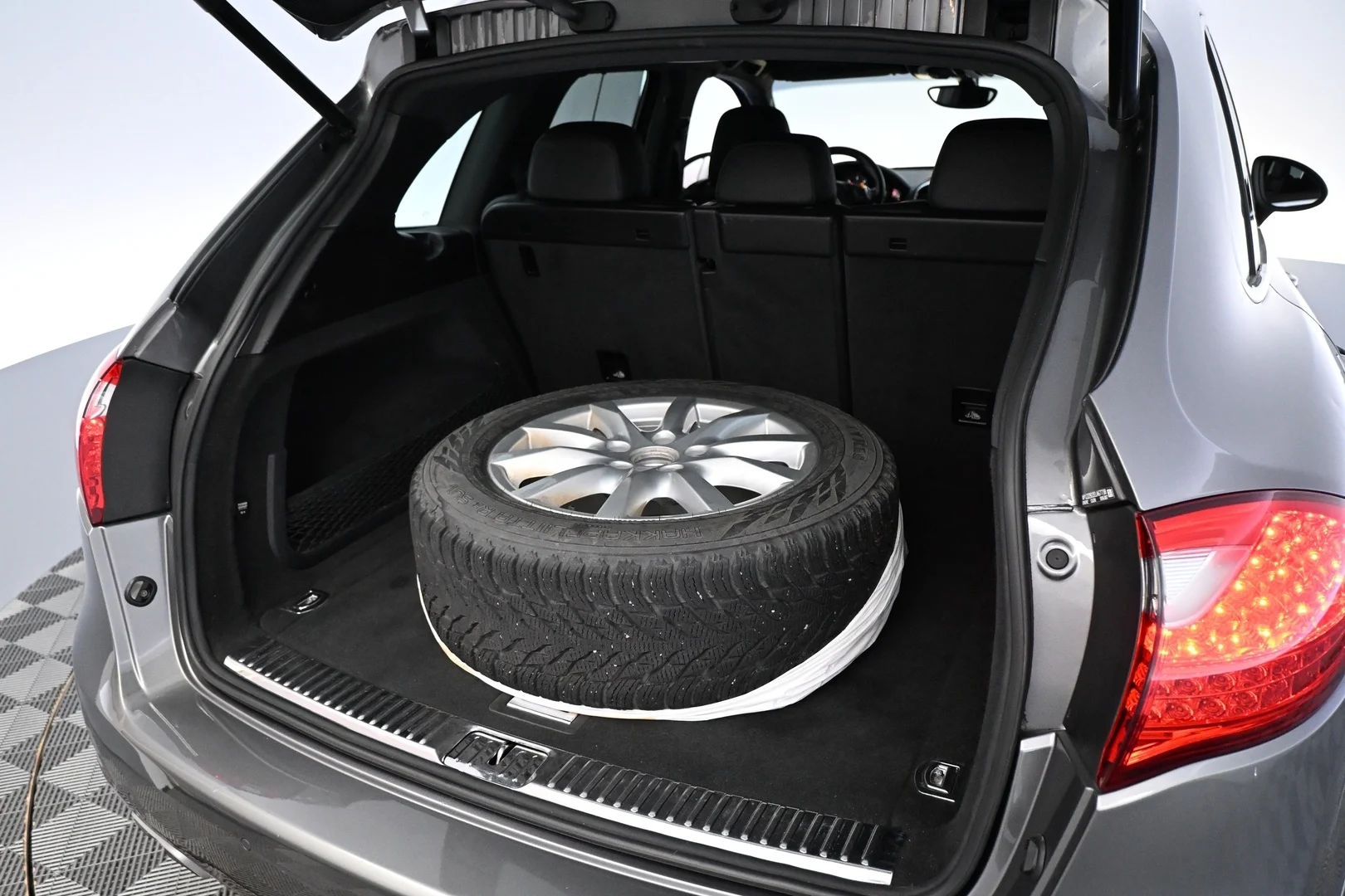 Car Image - 7lpXXJXI2DpMWFMJr6p9XP