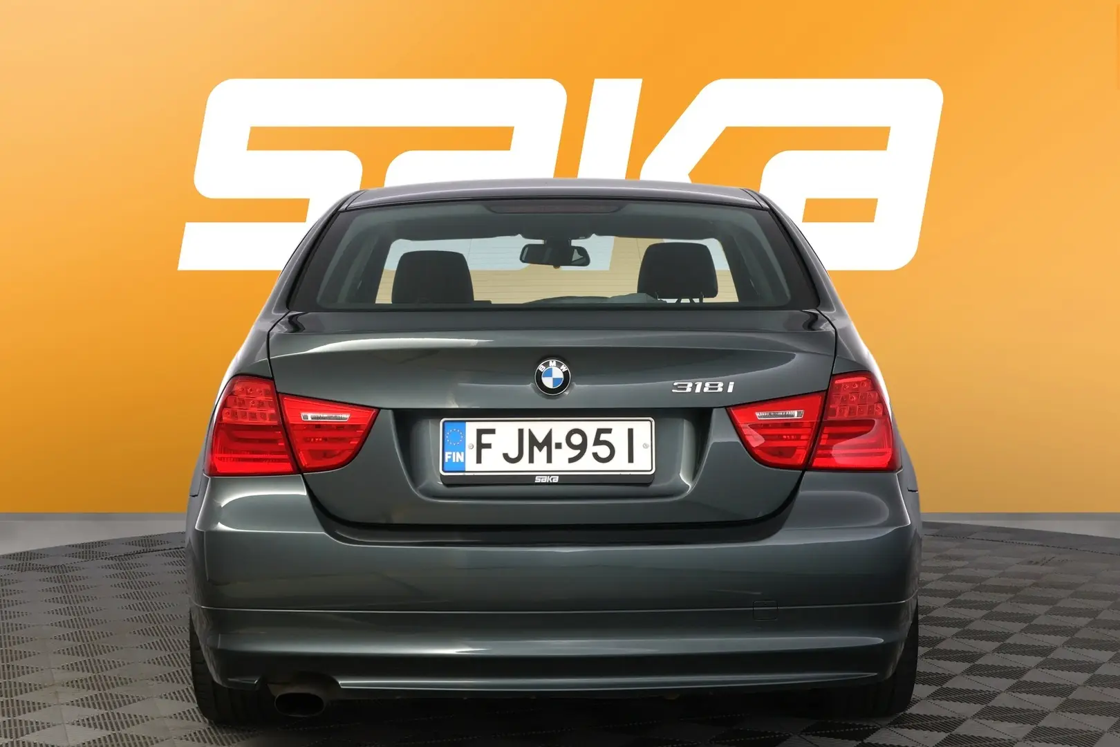 Car Image - 14RqUd3JJGyKiU7n9ujXxF