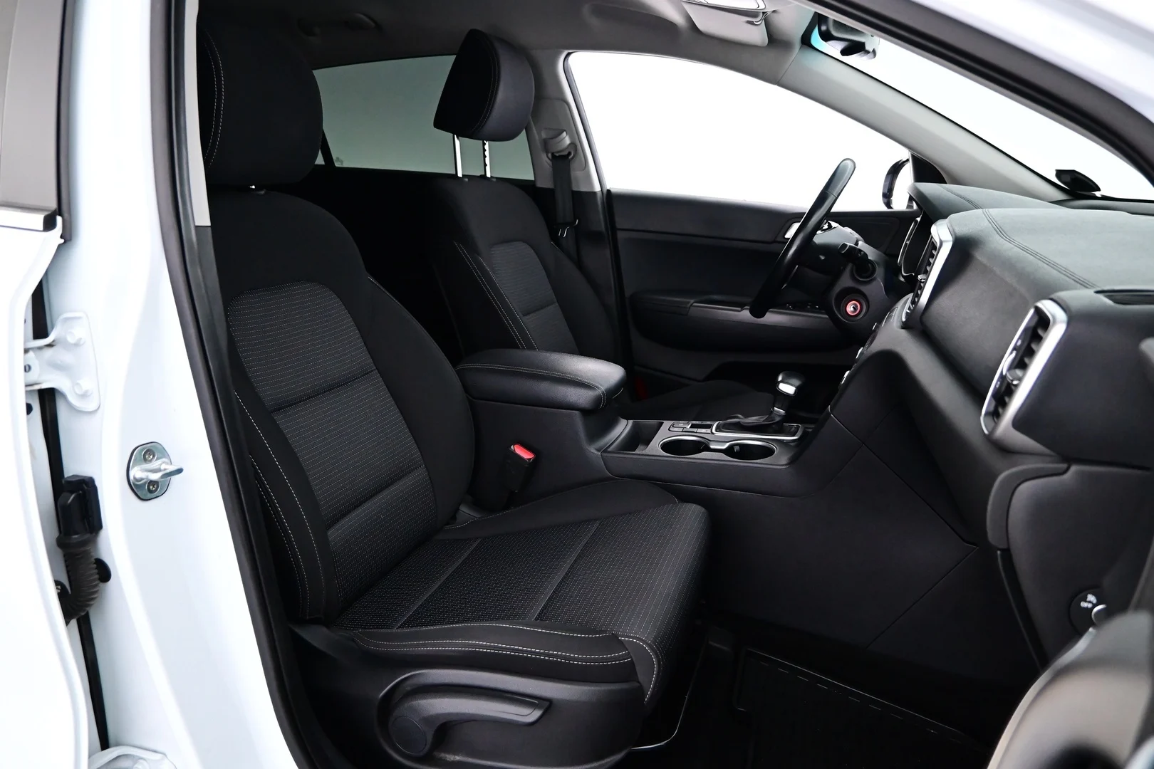 Car Image - 4gAnQzLjiN9oEIl3LR7AwU