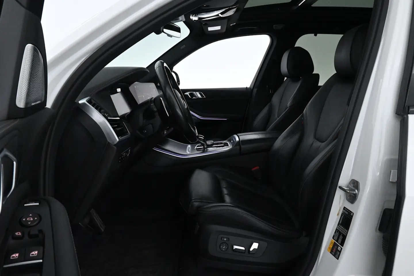 Car Image - Sv62XHijIJm7wCdT6iU6F