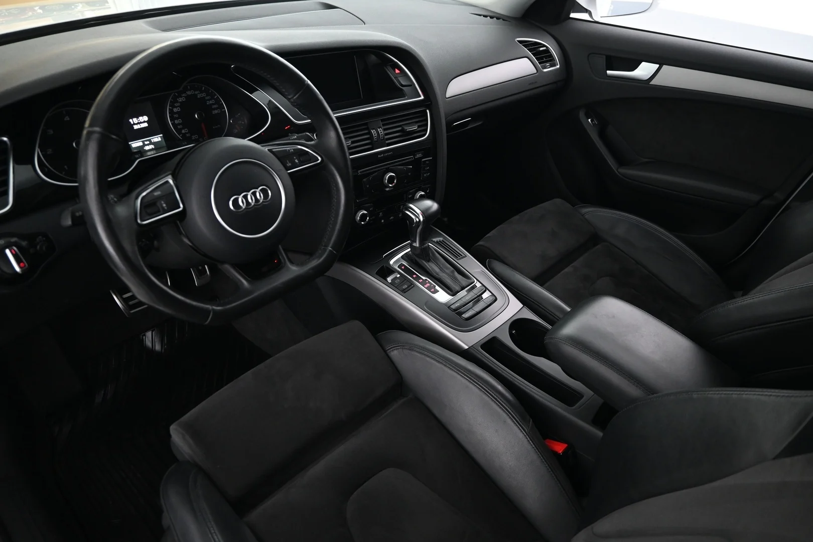 Car Image - 2Mq2t5eMUVchLxQ04ONmv3