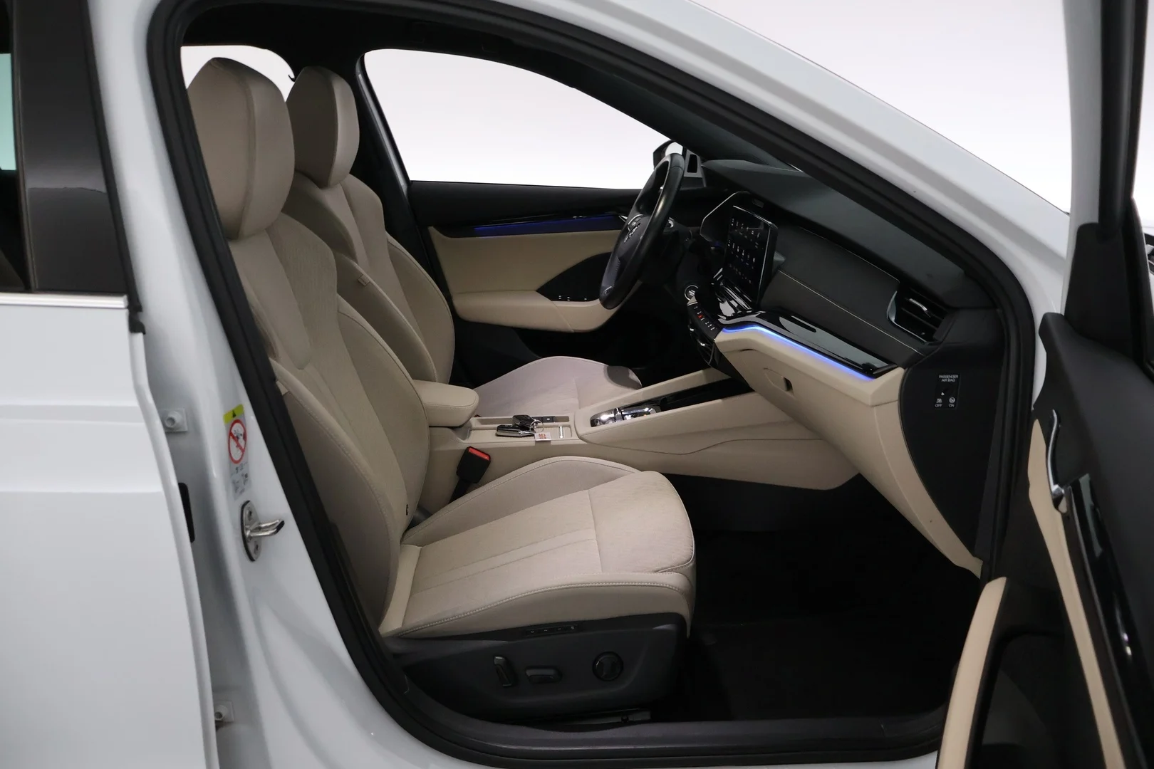 Car Image - 19PTbuBHPIkFgw70spmxKF