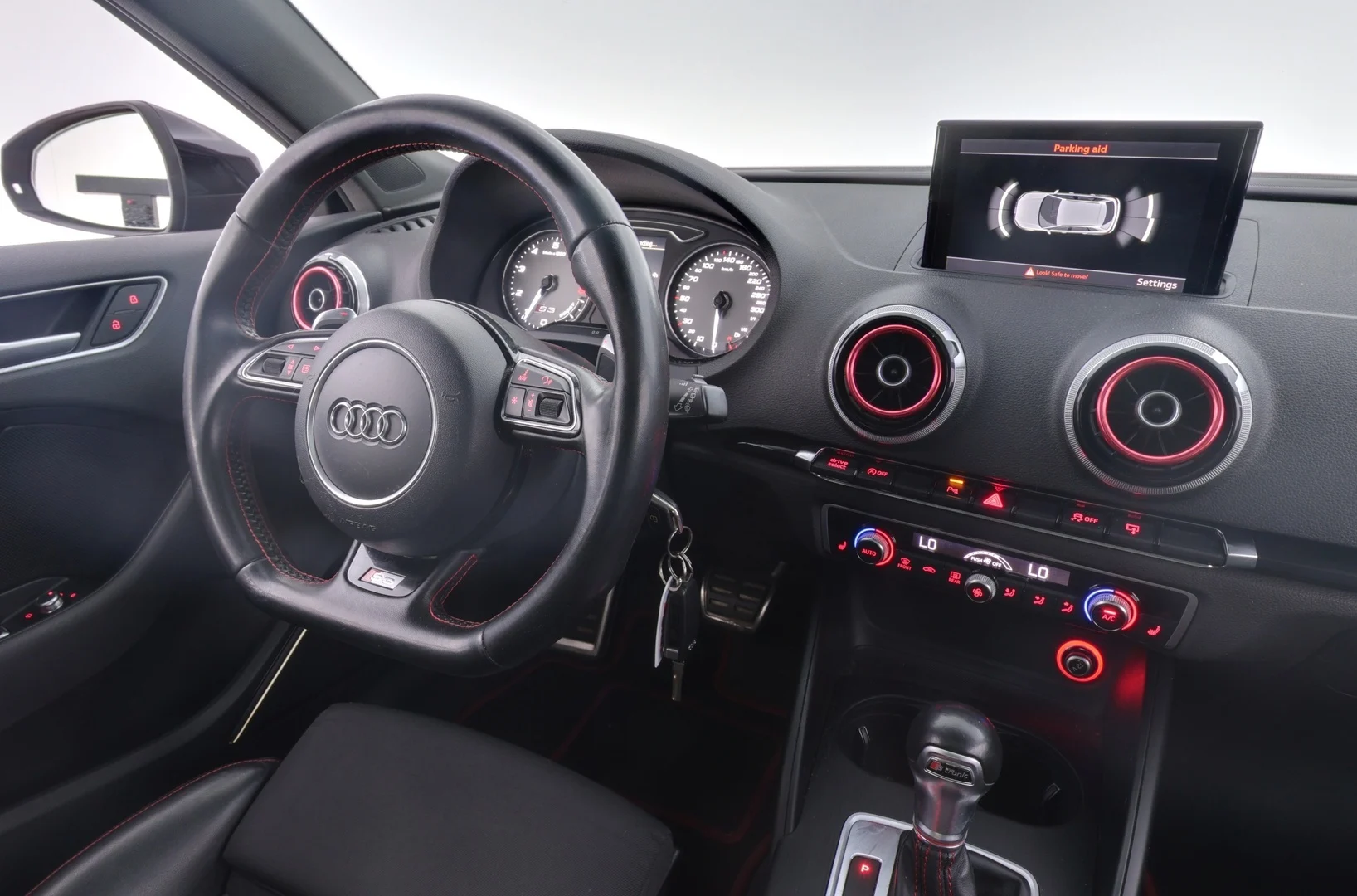 Car Image - 1YbHLCdSPqmgdphdeYn5O4