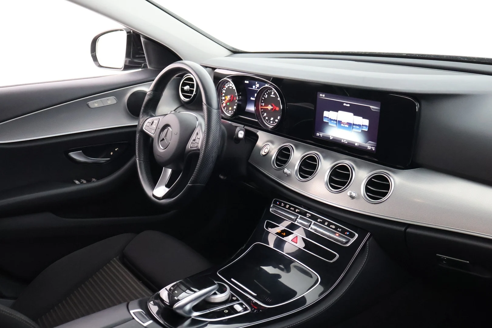 Car Image - 3551e4O2eszF6WXxNbH6Um
