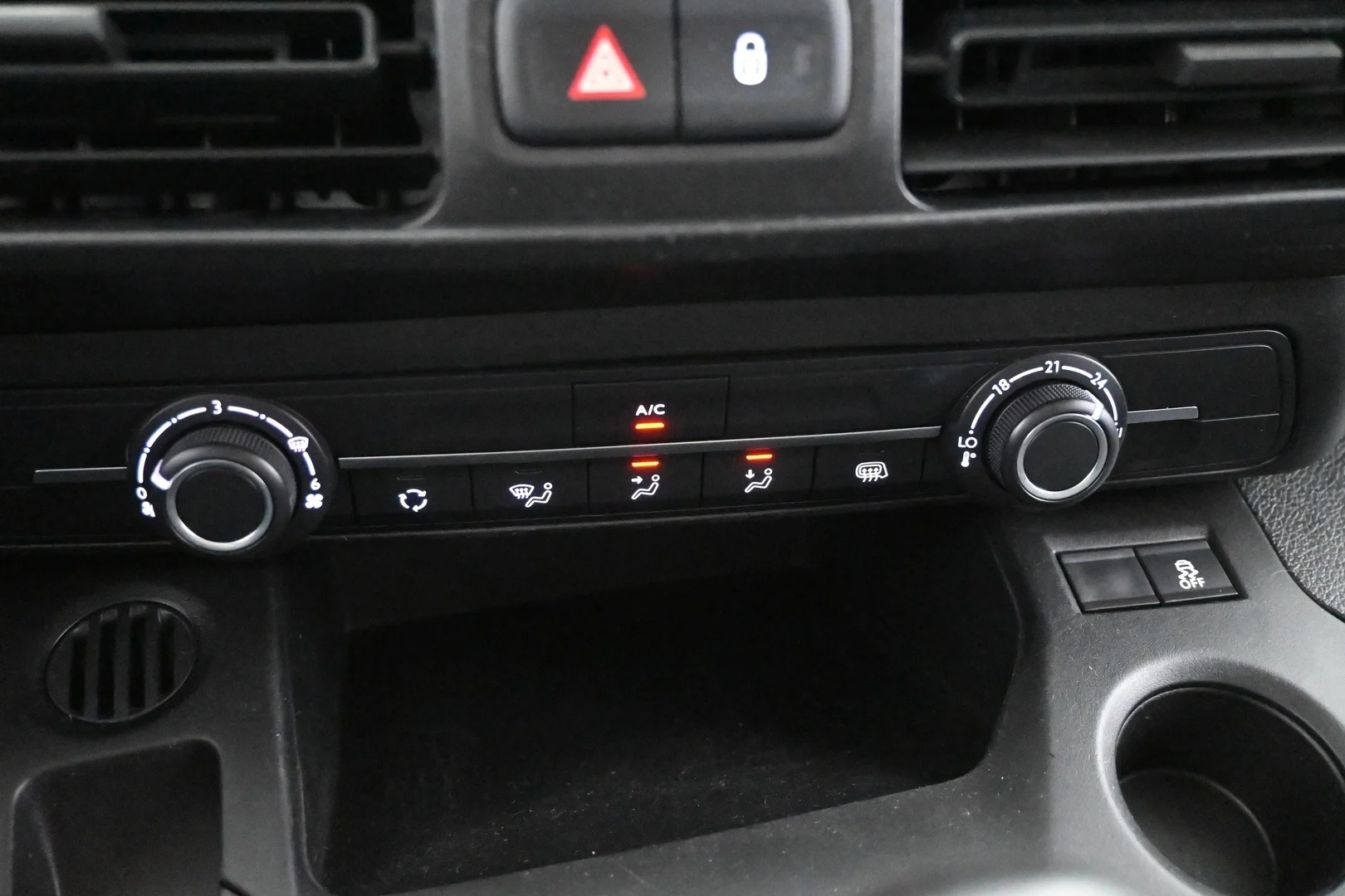Car Image - zl5Cxtgs1cF4gSU2IgR6r