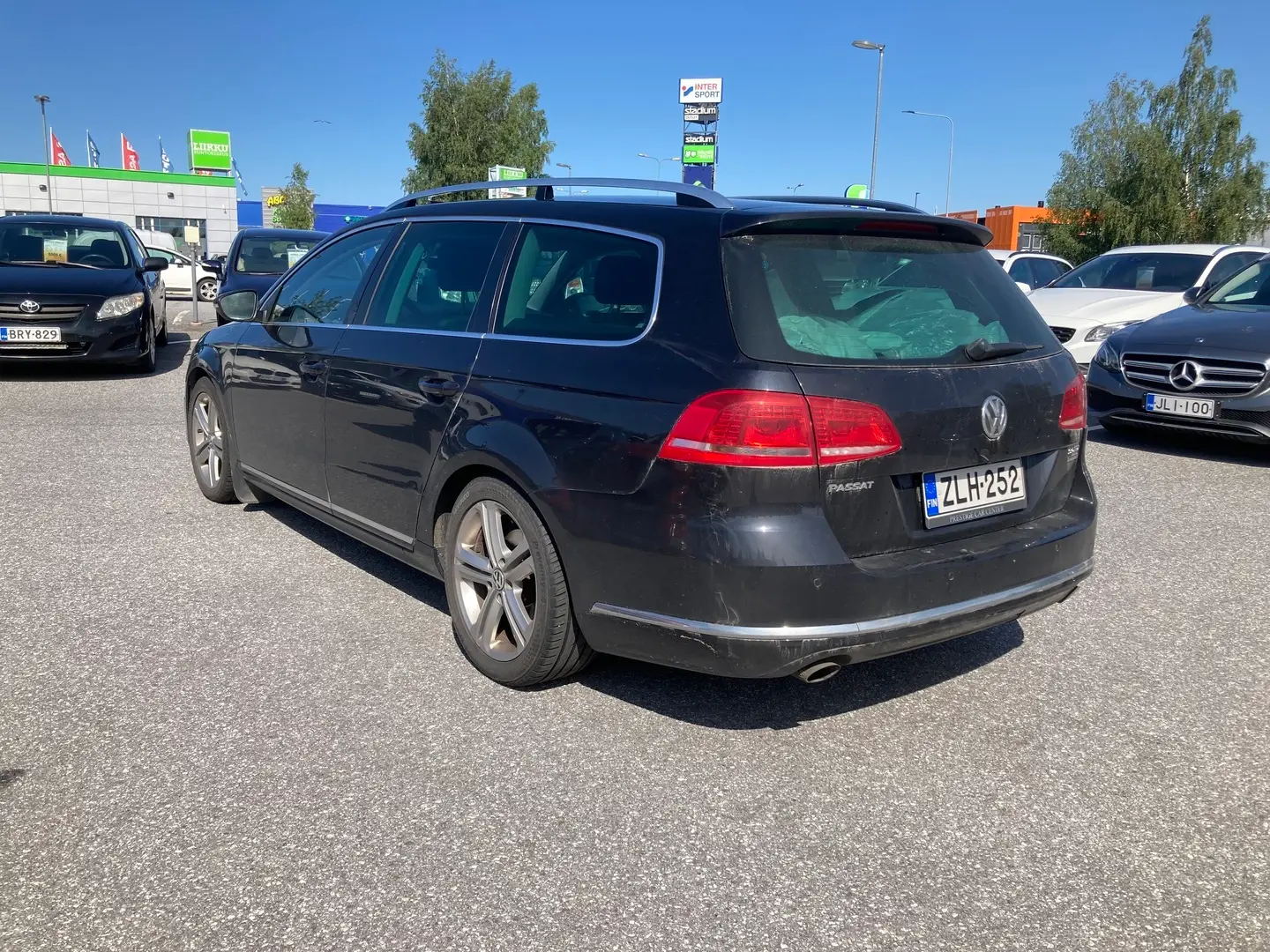 Car Image - 1UUorSsv9c4vHYqZIWL8kI