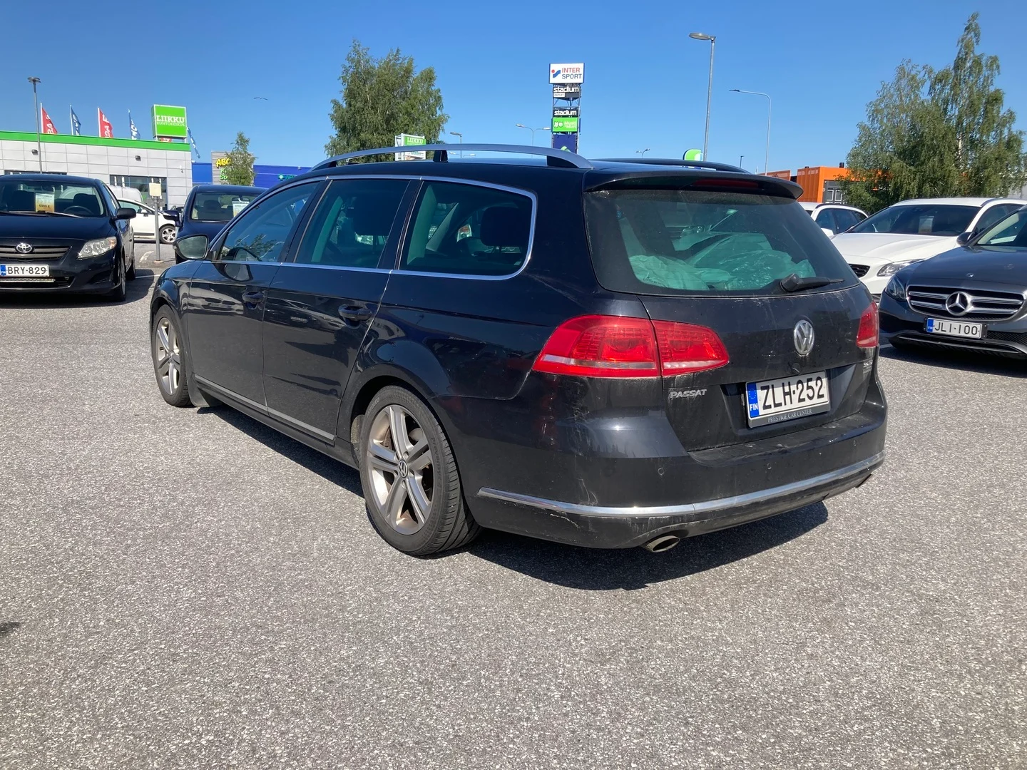 Car Image - 1UUorSsv9c4vHYqZIWL8kI